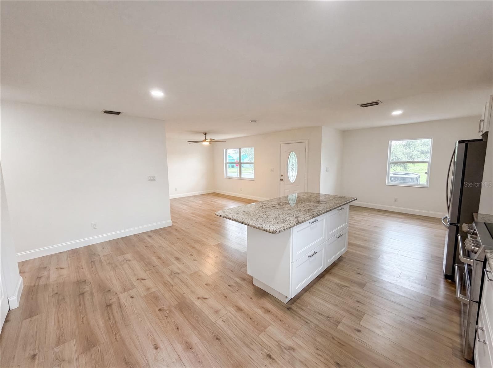 Single Family Residence at 845 40TH AVE S, ST PETERSBURG, photo 7 of 24