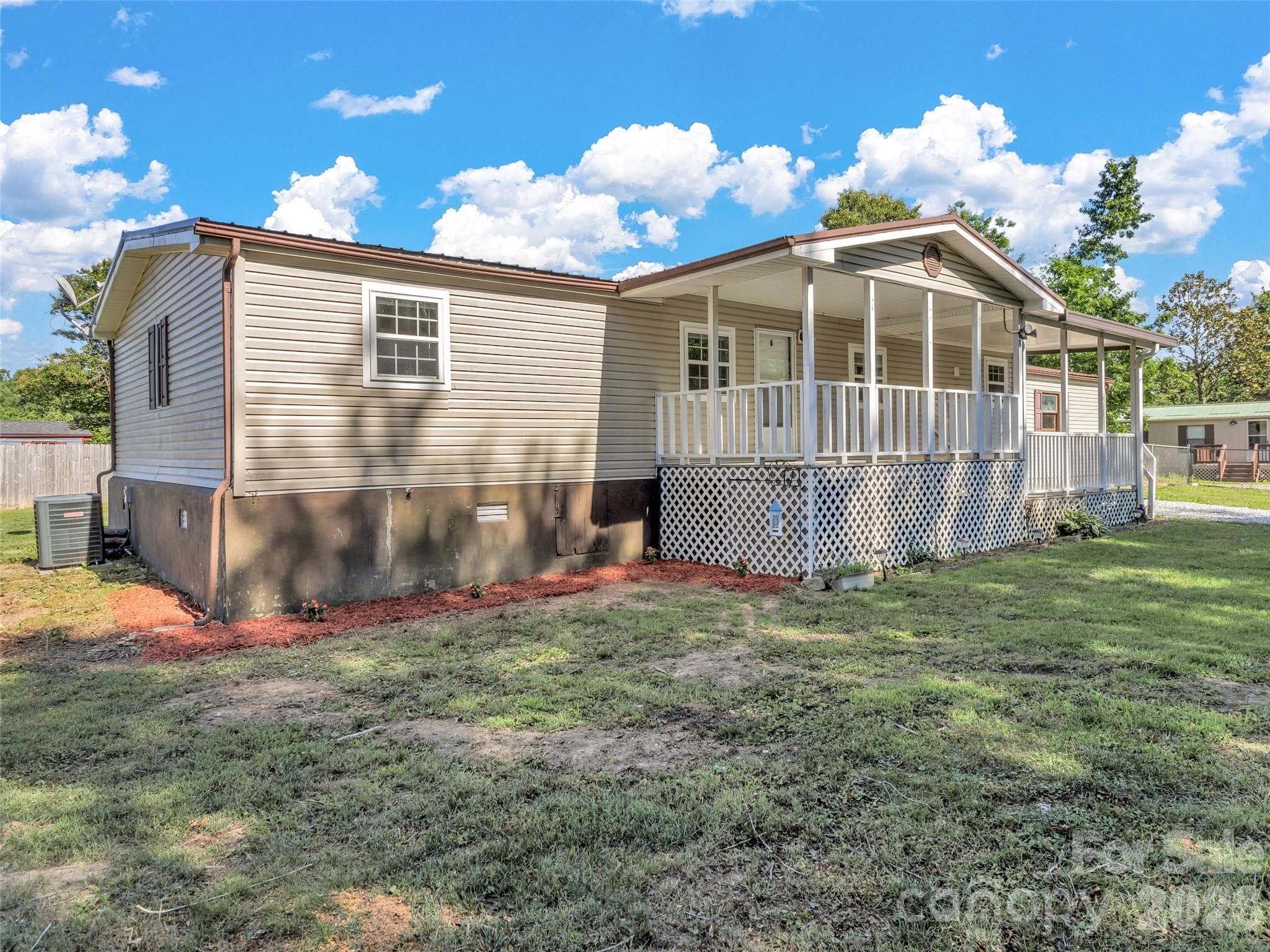Single Family Residence at Hendersonville, photo 2 of 48