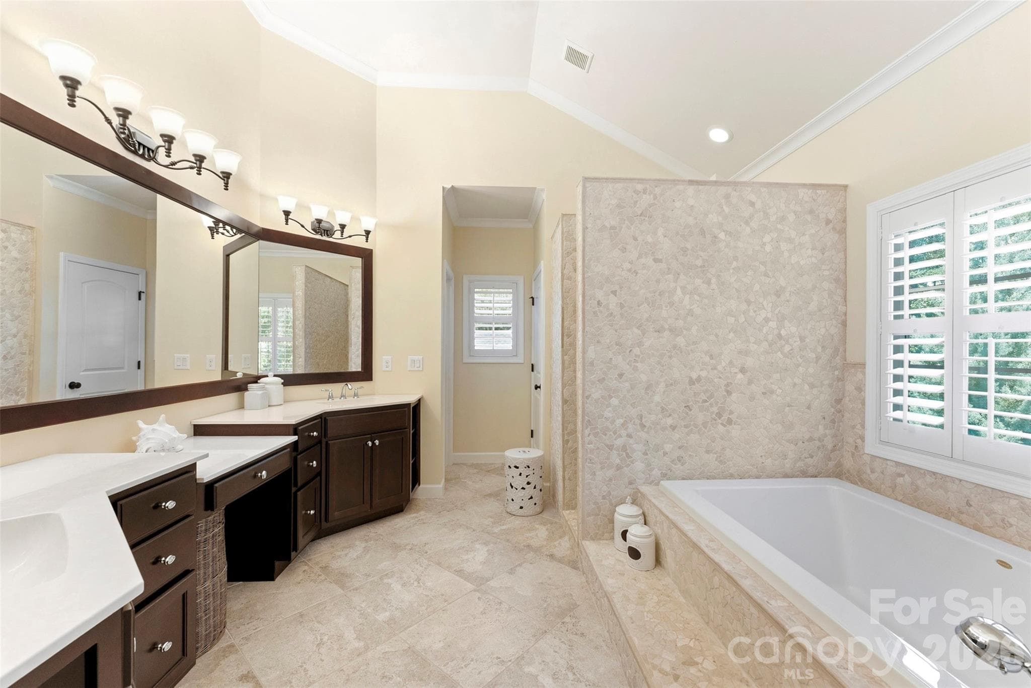 Primary en-suite - 3411 Stags Leap Way, York