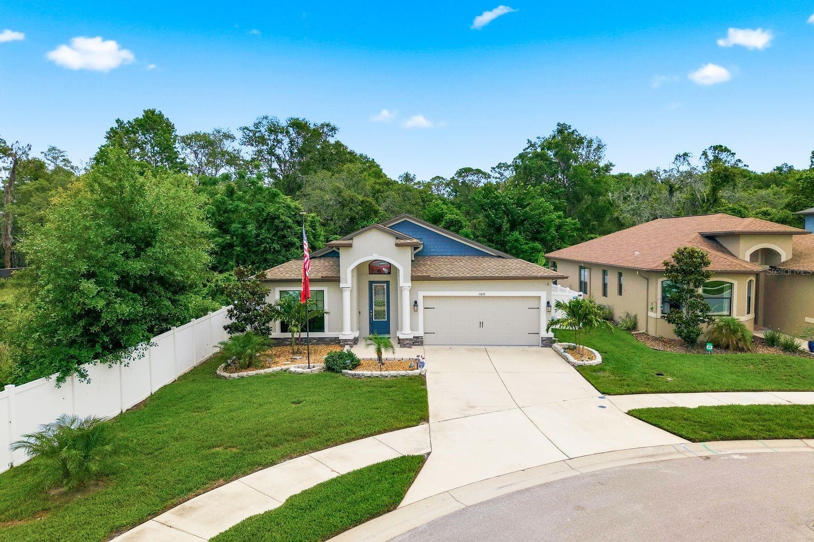 Single Family Residence at 11632 WEAVER HOLLOW RD, NEW PORT RICHEY, photo 2 of 33