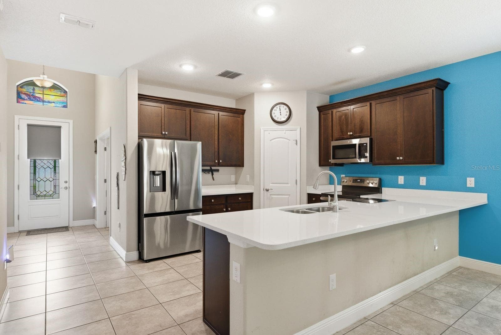 Single Family Residence at 11632 WEAVER HOLLOW RD, NEW PORT RICHEY, photo 7 of 33