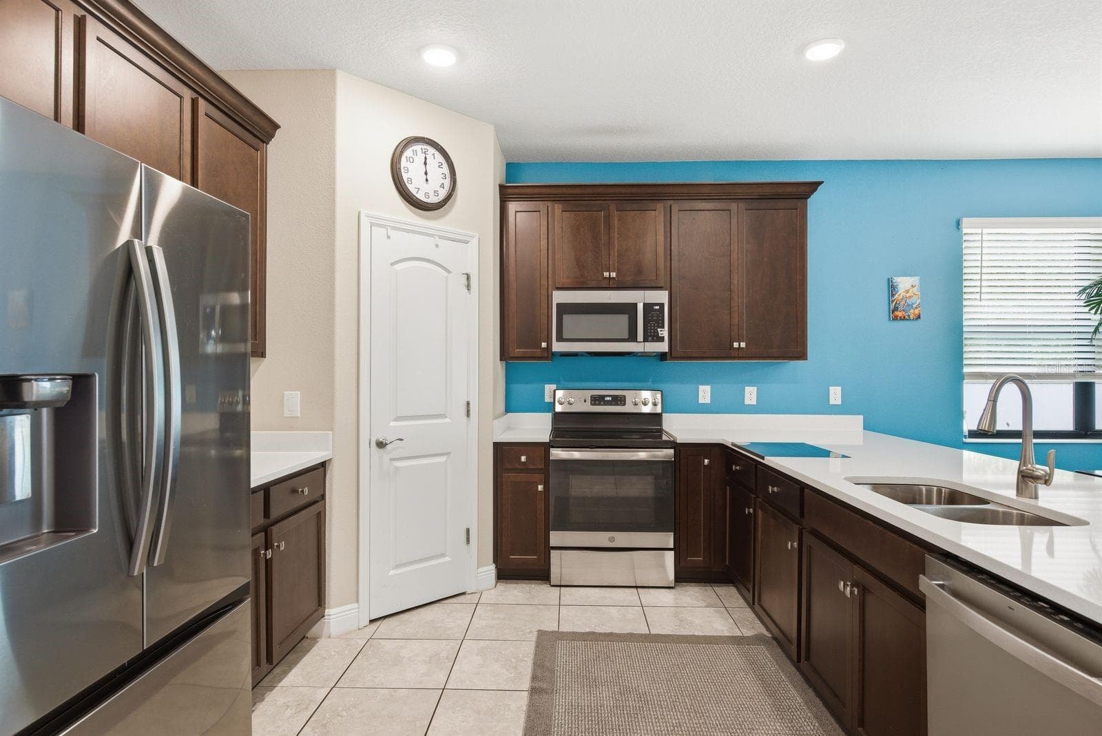 Single Family Residence at 11632 WEAVER HOLLOW RD, NEW PORT RICHEY, photo 8 of 33