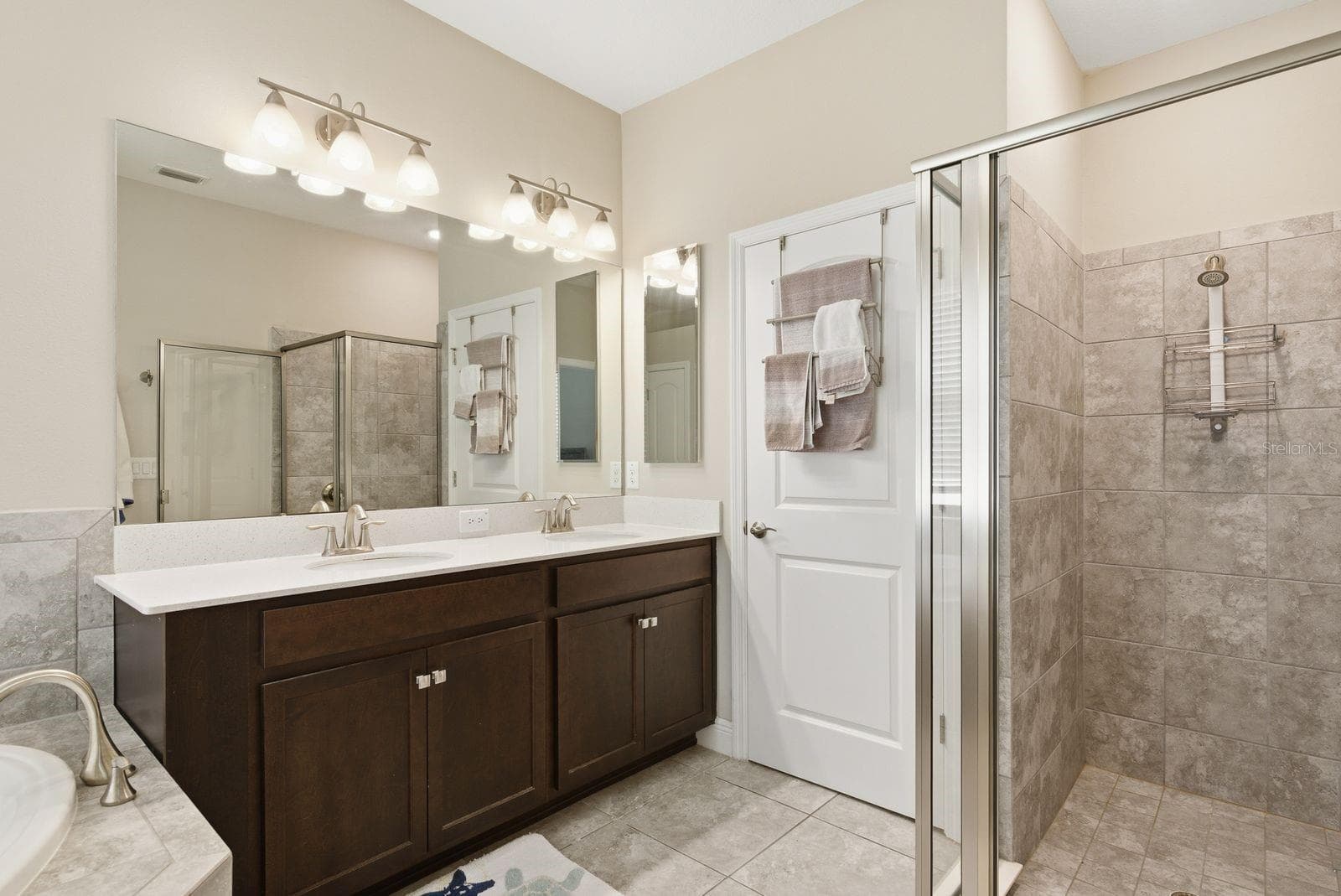 Single Family Residence at 11632 WEAVER HOLLOW RD, NEW PORT RICHEY, photo 16 of 33