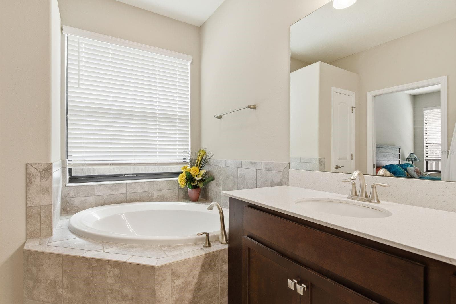 Single Family Residence at 11632 WEAVER HOLLOW RD, NEW PORT RICHEY, photo 17 of 33