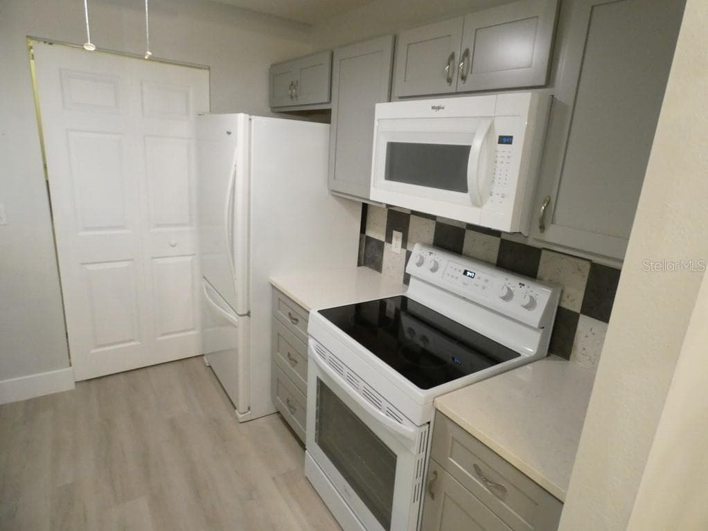 Condominium at 1024 10TH CIR SE, LARGO, photo 9 of 35