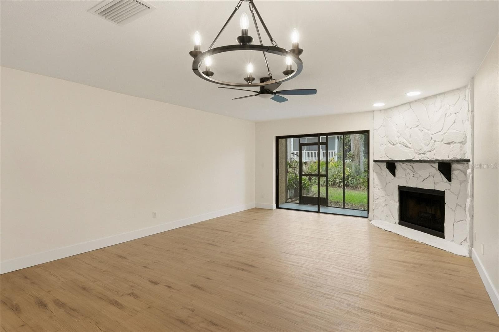Townhouse at 205 SOMERSET LN, PALM HARBOR, photo 5 of 35