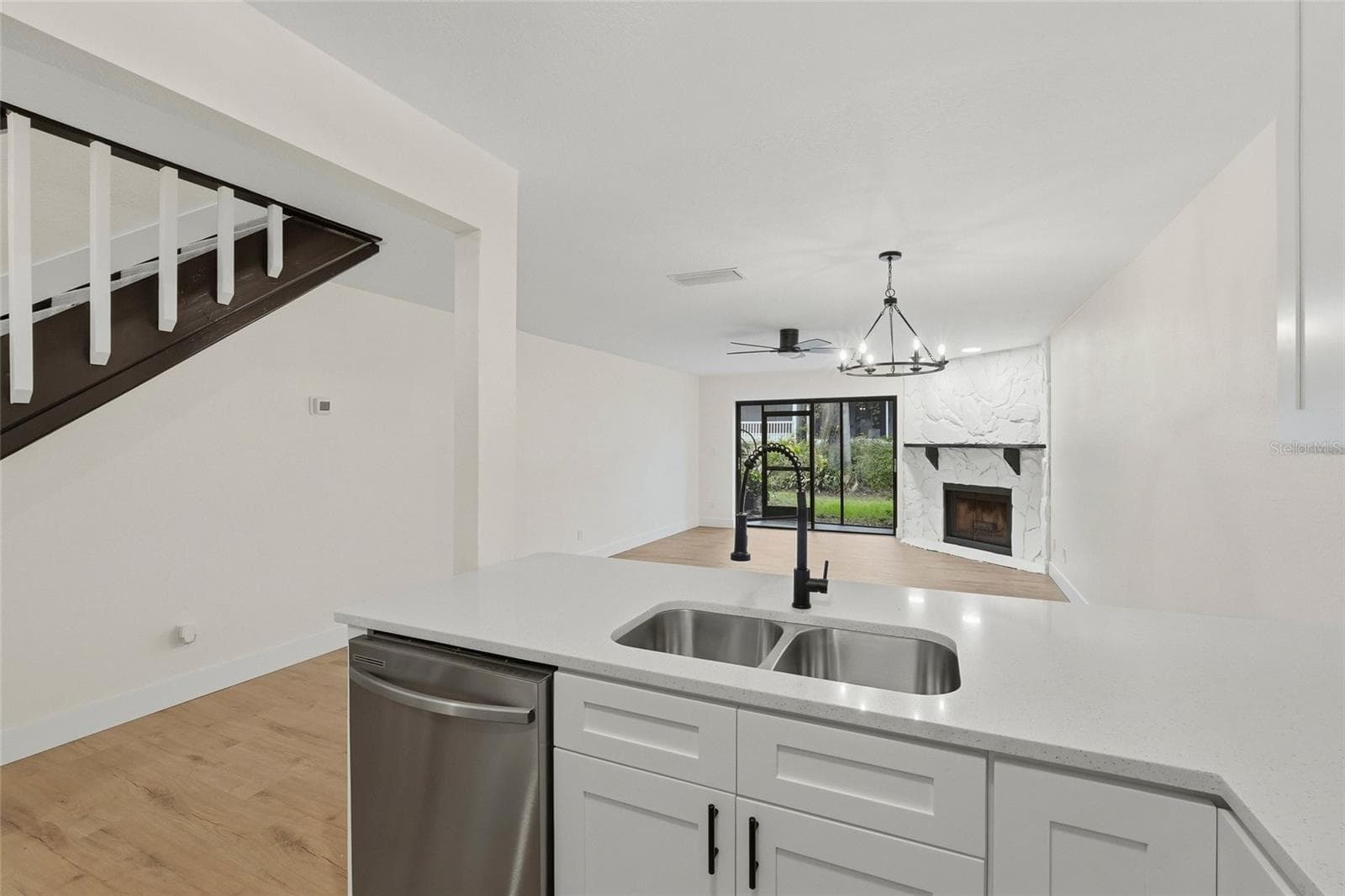 Townhouse at 205 SOMERSET LN, PALM HARBOR, photo 8 of 35