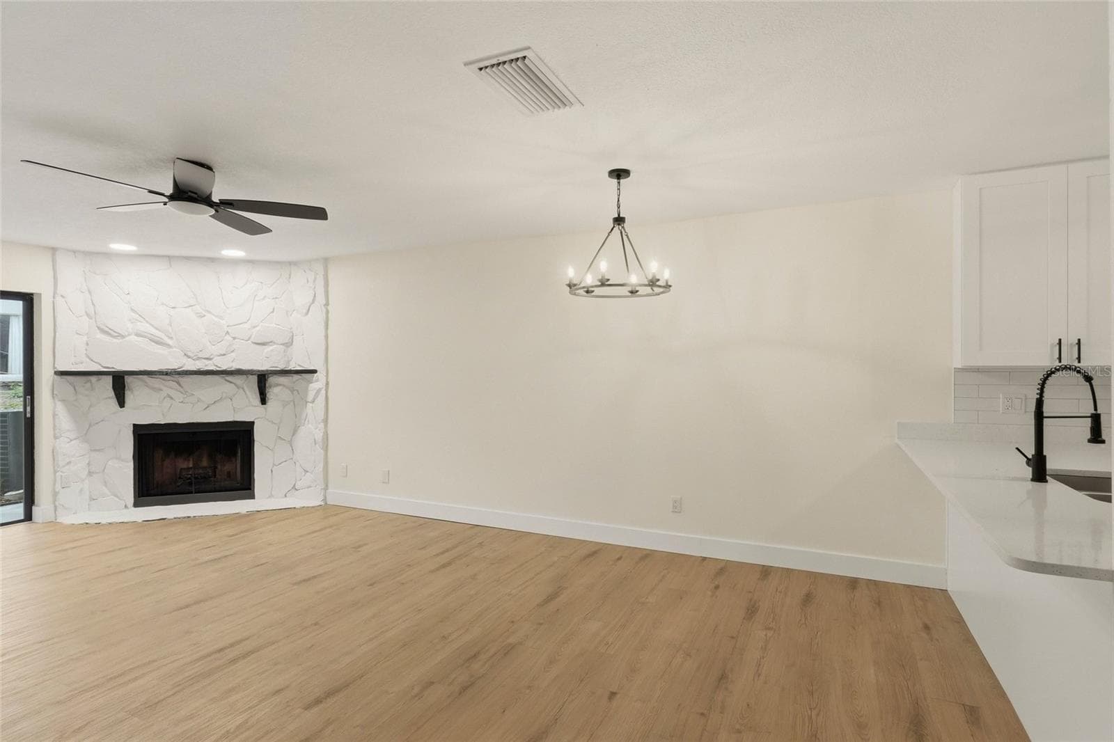 Townhouse at 205 SOMERSET LN, PALM HARBOR, photo 12 of 35