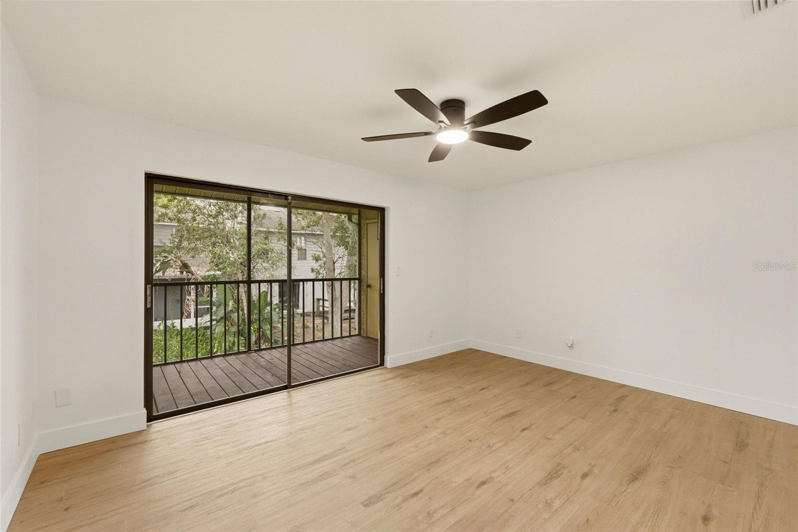 Townhouse at 205 SOMERSET LN, PALM HARBOR, photo 22 of 35