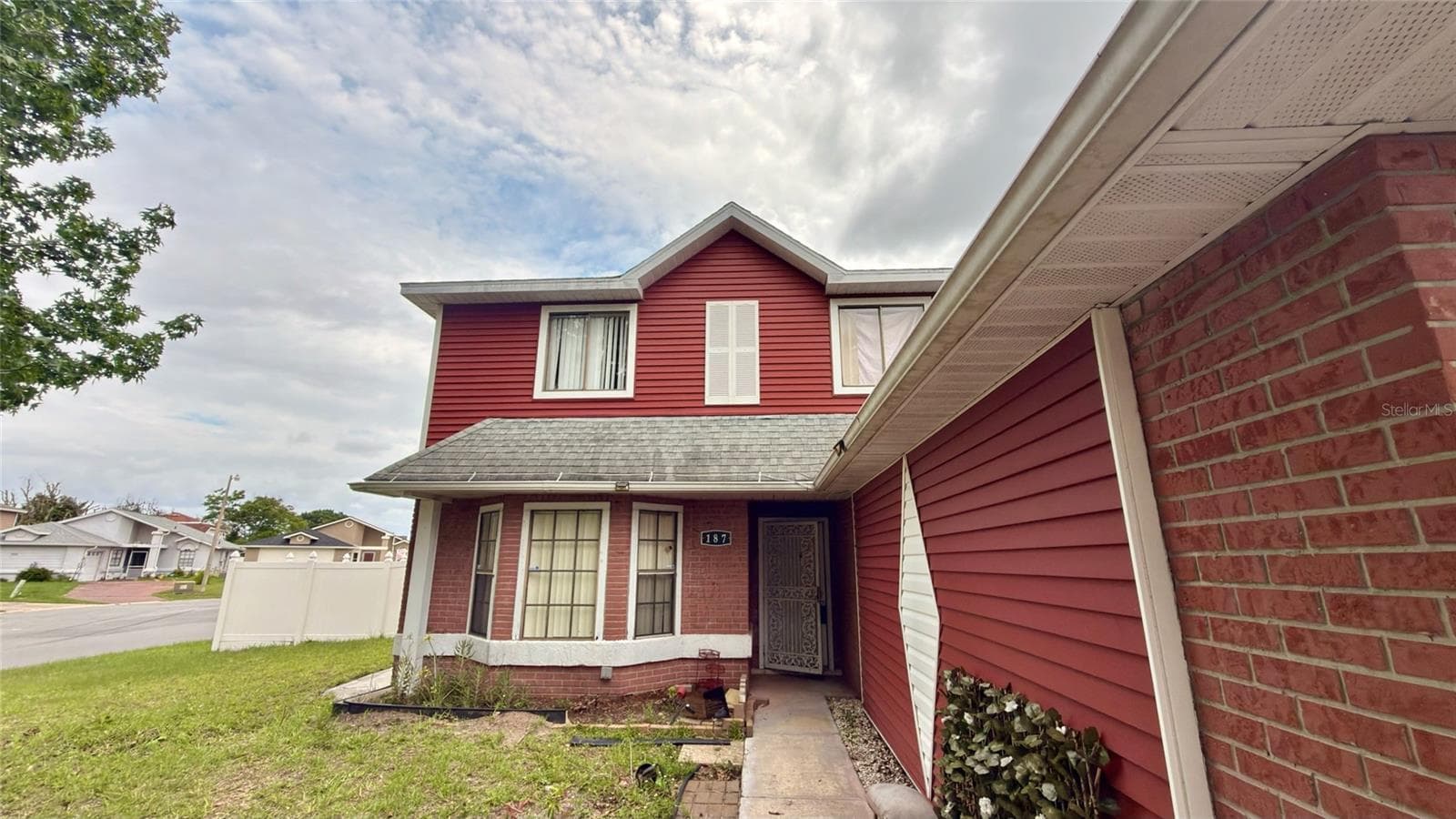 Front entrance - 187 PINEWOOD CIR, KISSIMMEE