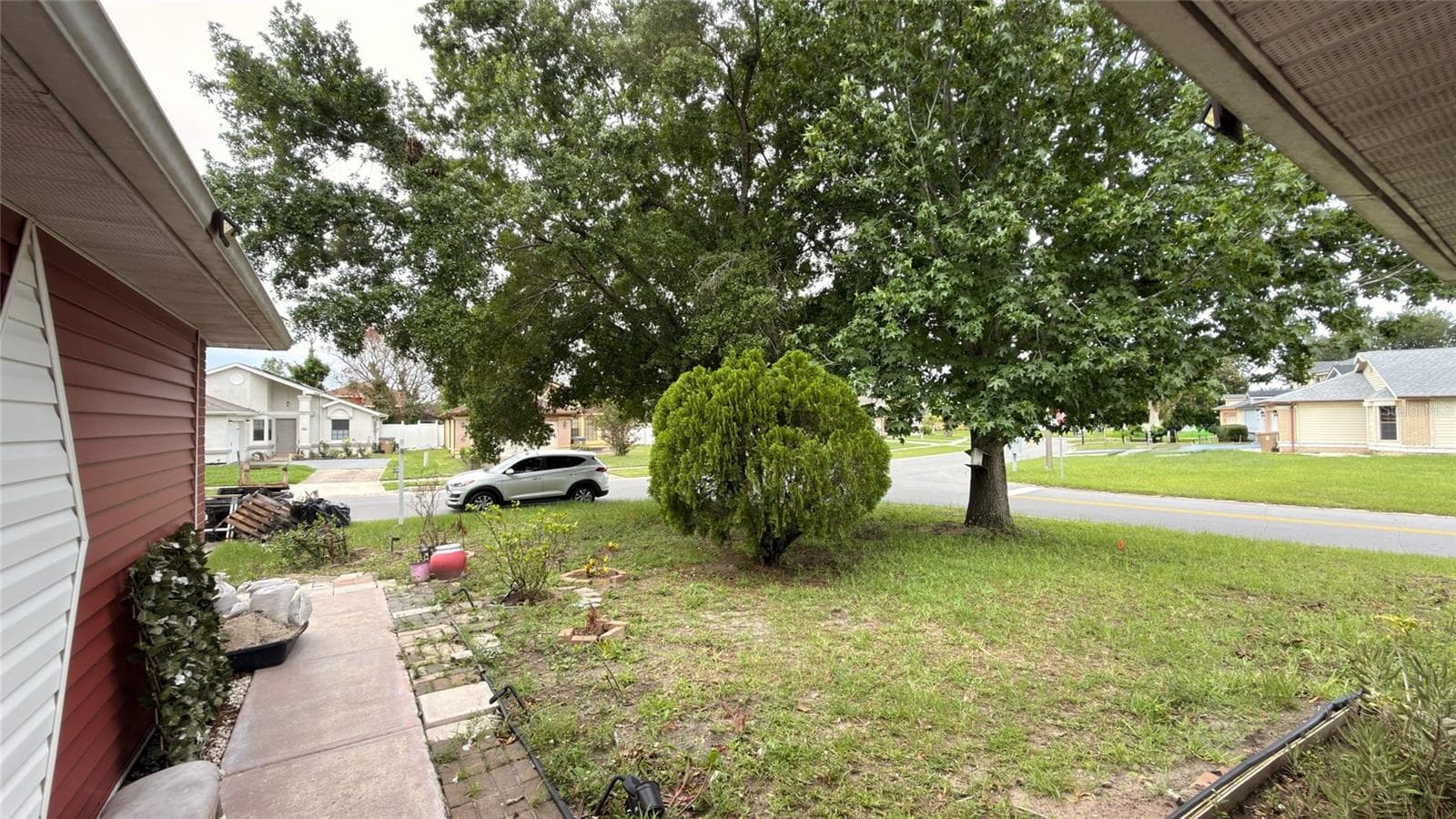 Front Patio - 187 PINEWOOD CIR, KISSIMMEE