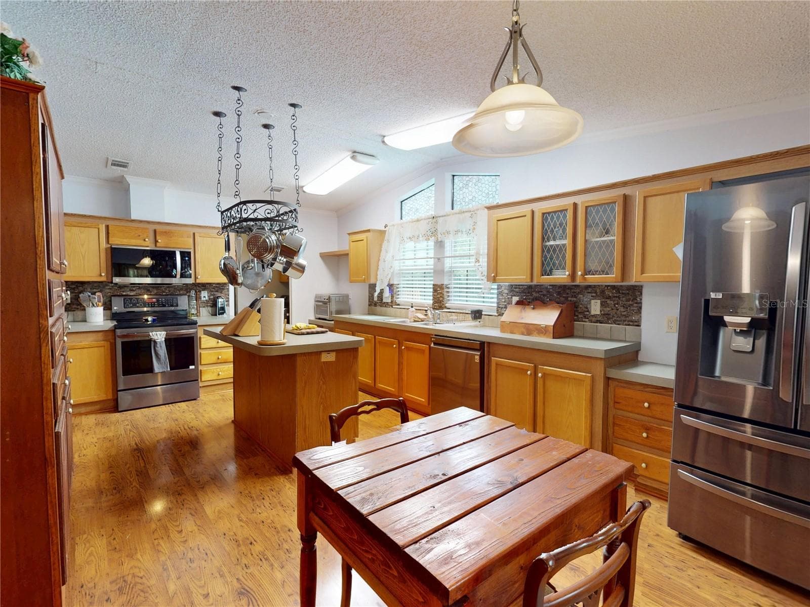 Manufactured Home at 17021 SHELBY LN, NORTH FORT MYERS, photo 23 of 86