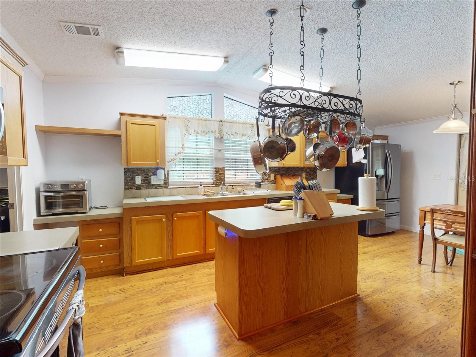 Manufactured Home at 17021 SHELBY LN, NORTH FORT MYERS, photo 27 of 86