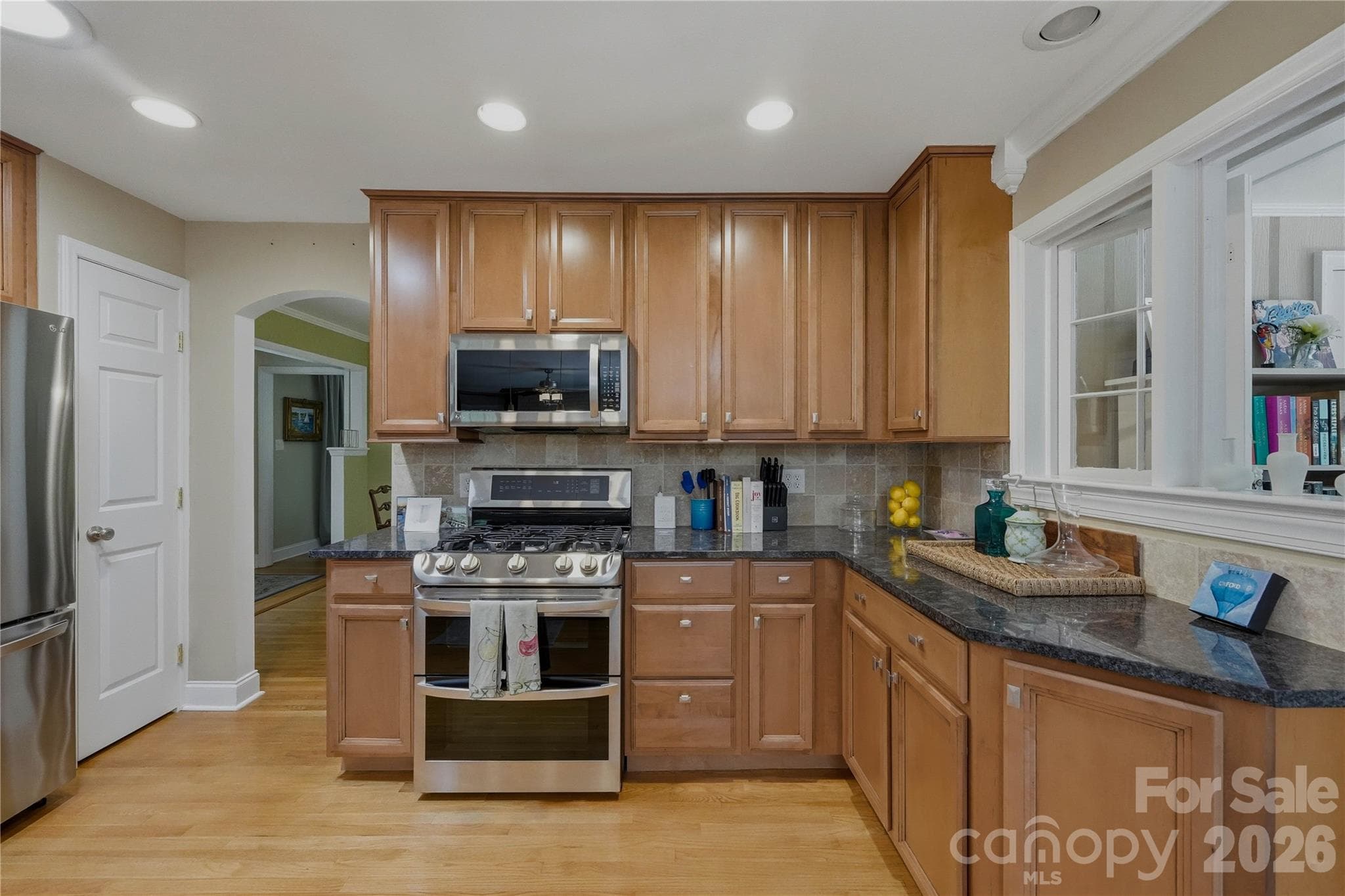 Single Family Residence at 6014 Glenridge Road, Charlotte, photo 11 of 42