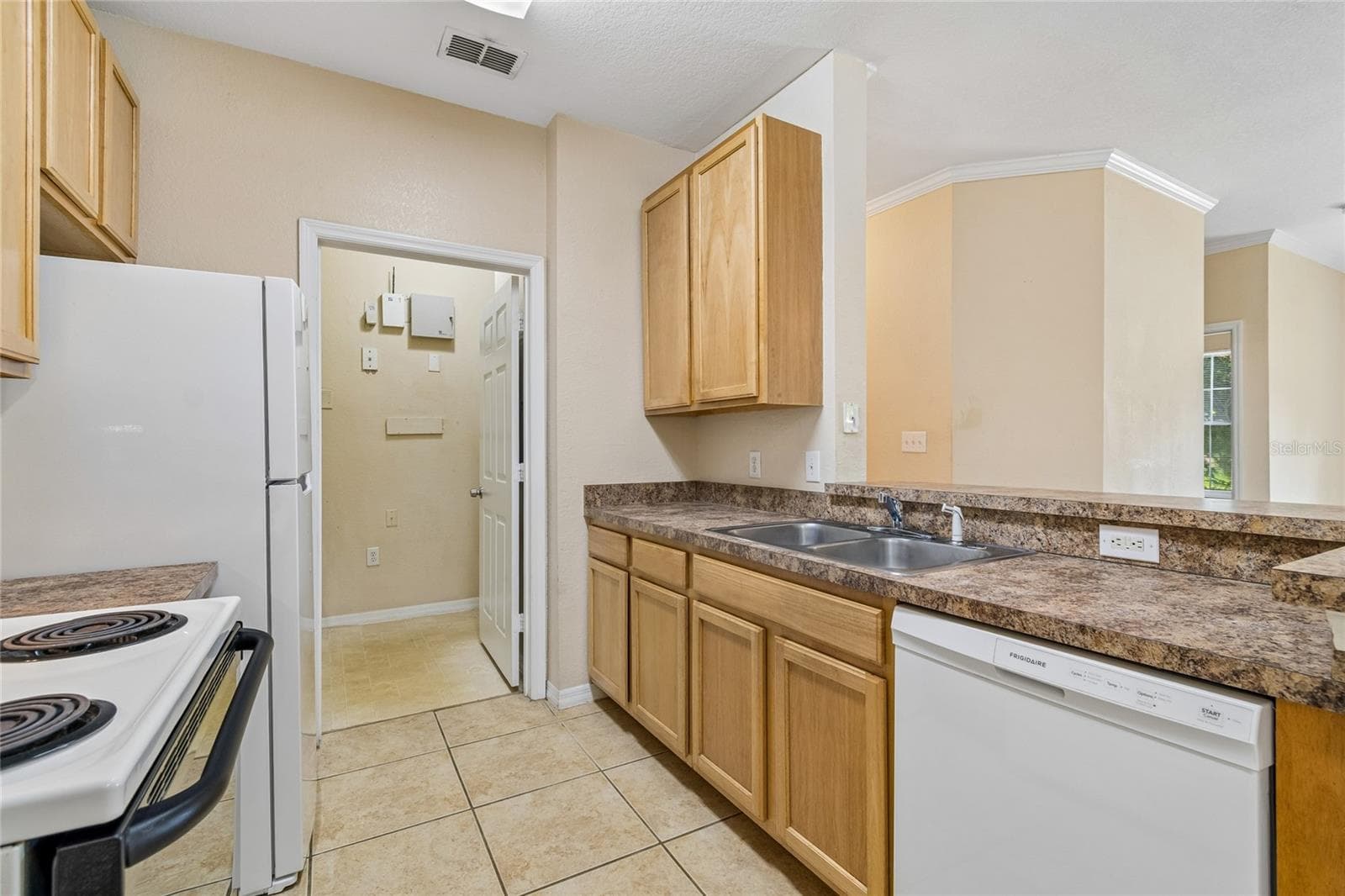 Condominium at 10203 COURTNEY PALMS BLVD #103, TAMPA, photo 16 of 76