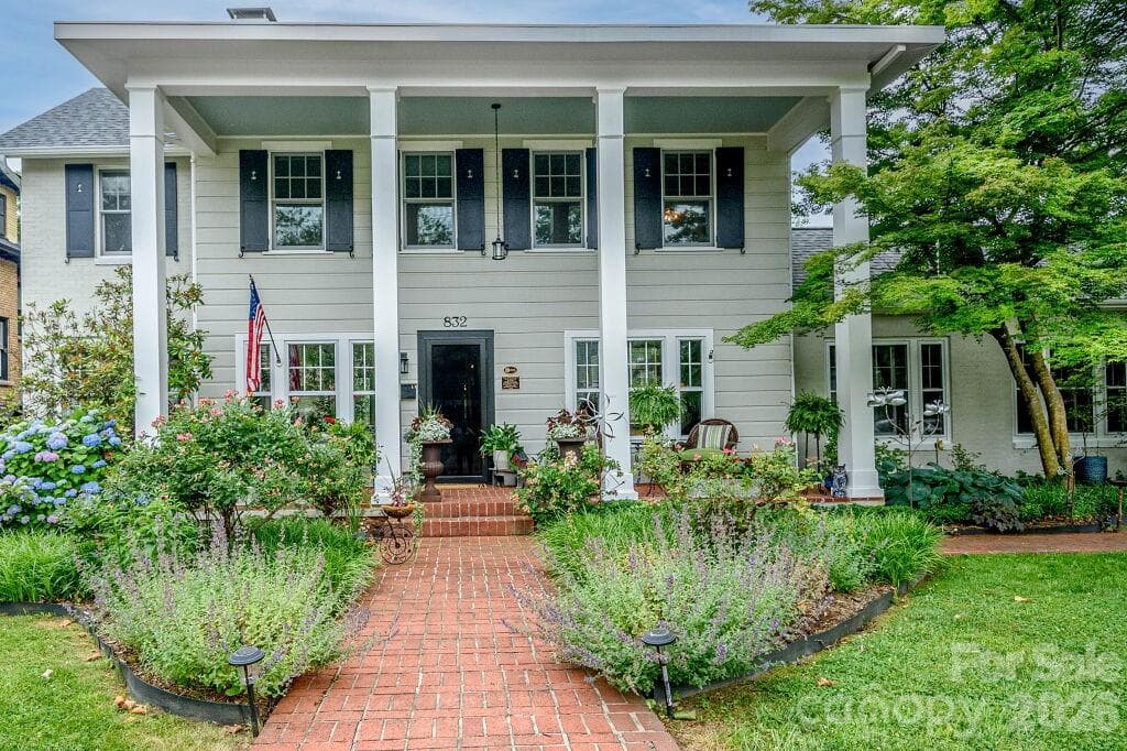 Single Family Residence at Hendersonville, photo 2 of 51