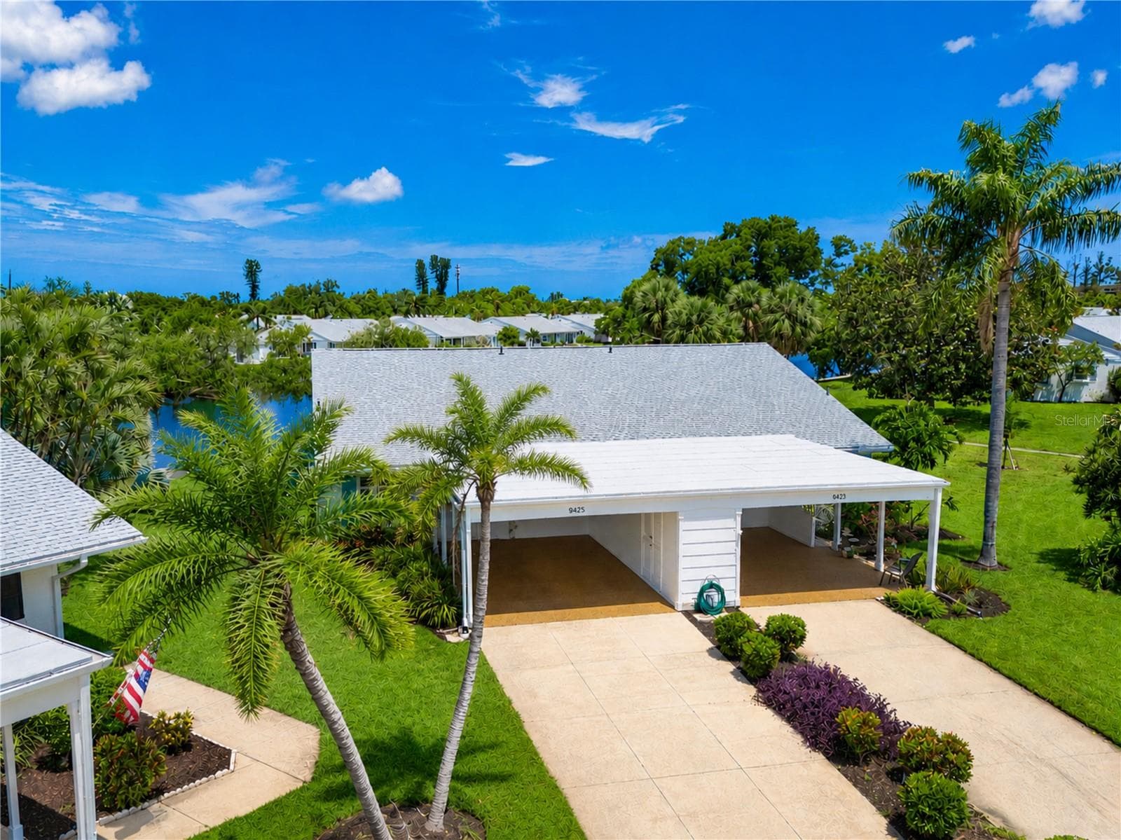 Lake front villa on cul-de-sac - 9425 ANDOVER CIR, BRADENTON