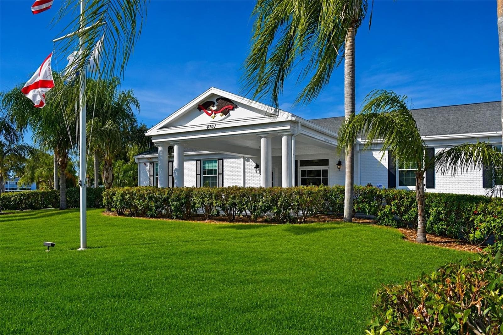 Mt Vernon on Sarasota Bay clubhouse entrance - 9425 ANDOVER CIR, BRADENTON