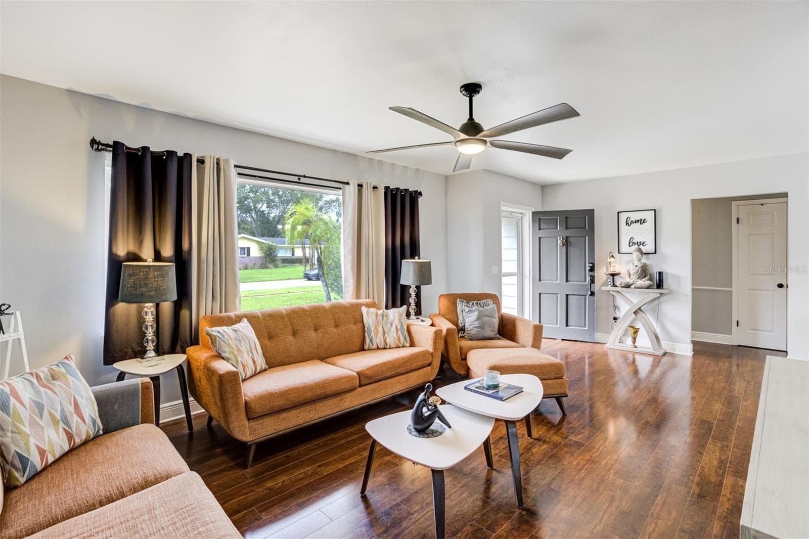 Living Room - 1636 LEISURE DR, CLEARWATER