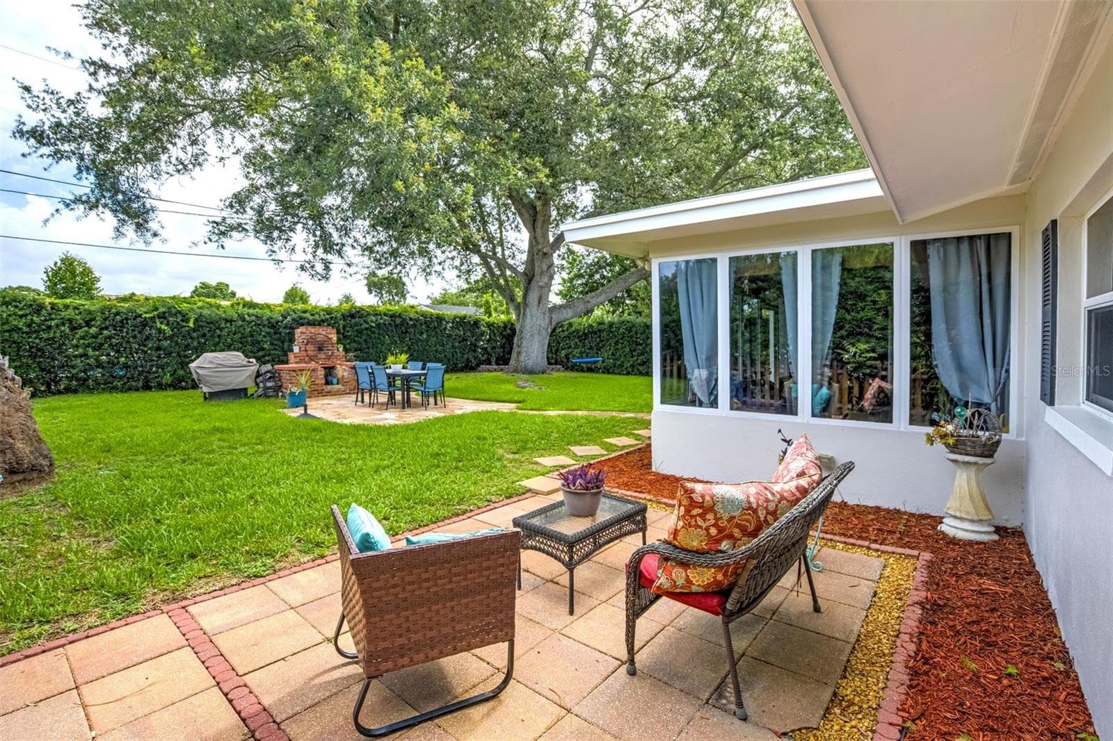 Outdoor Seating - 1636 LEISURE DR, CLEARWATER