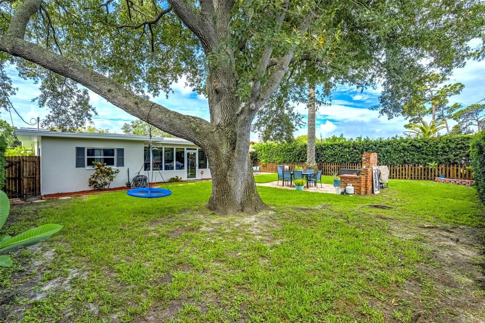 Spacious Backyard - 1636 LEISURE DR, CLEARWATER