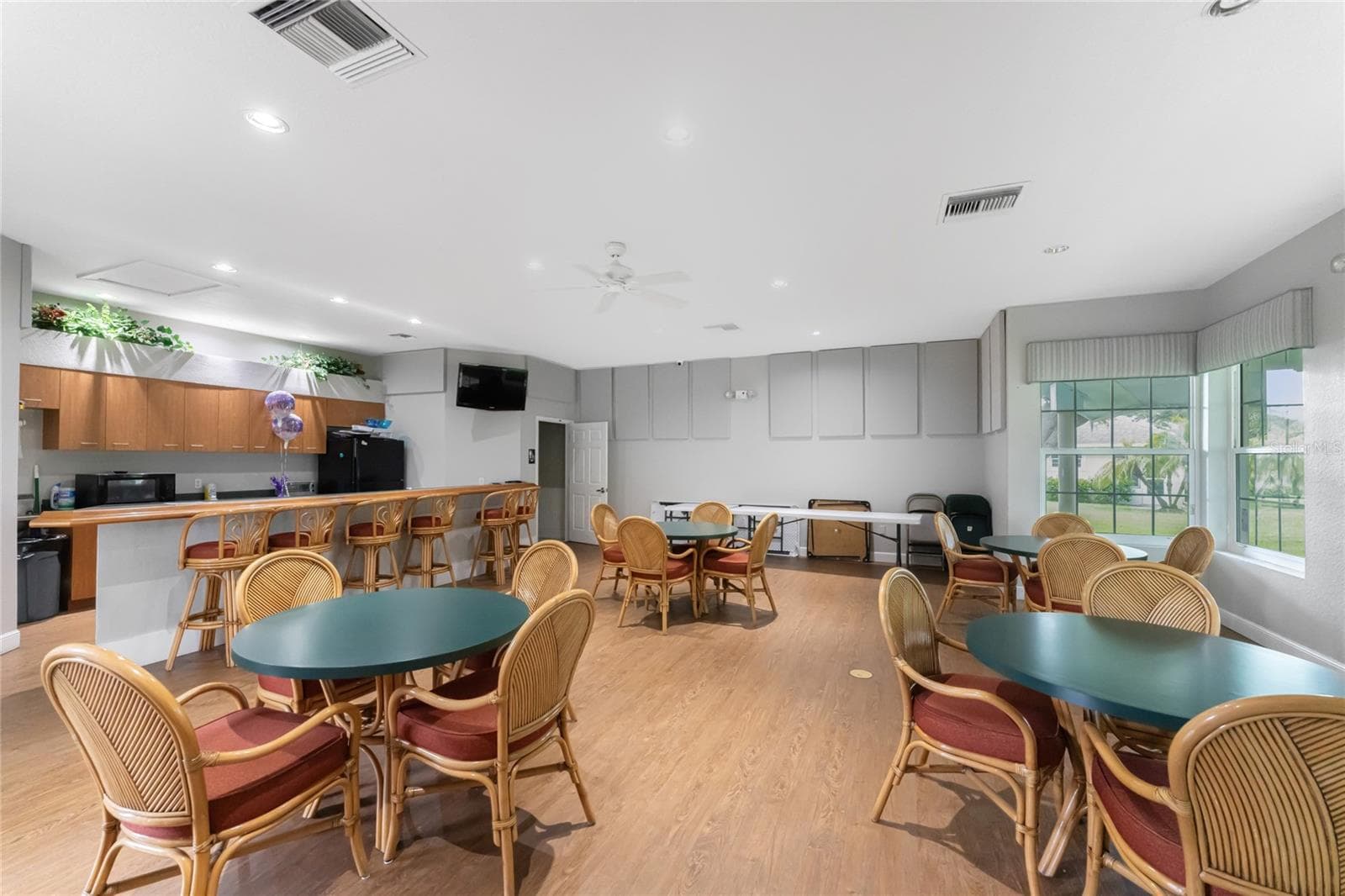 Condominium at 19355 WATER OAK DR #303, PORT CHARLOTTE, photo 33 of 46
