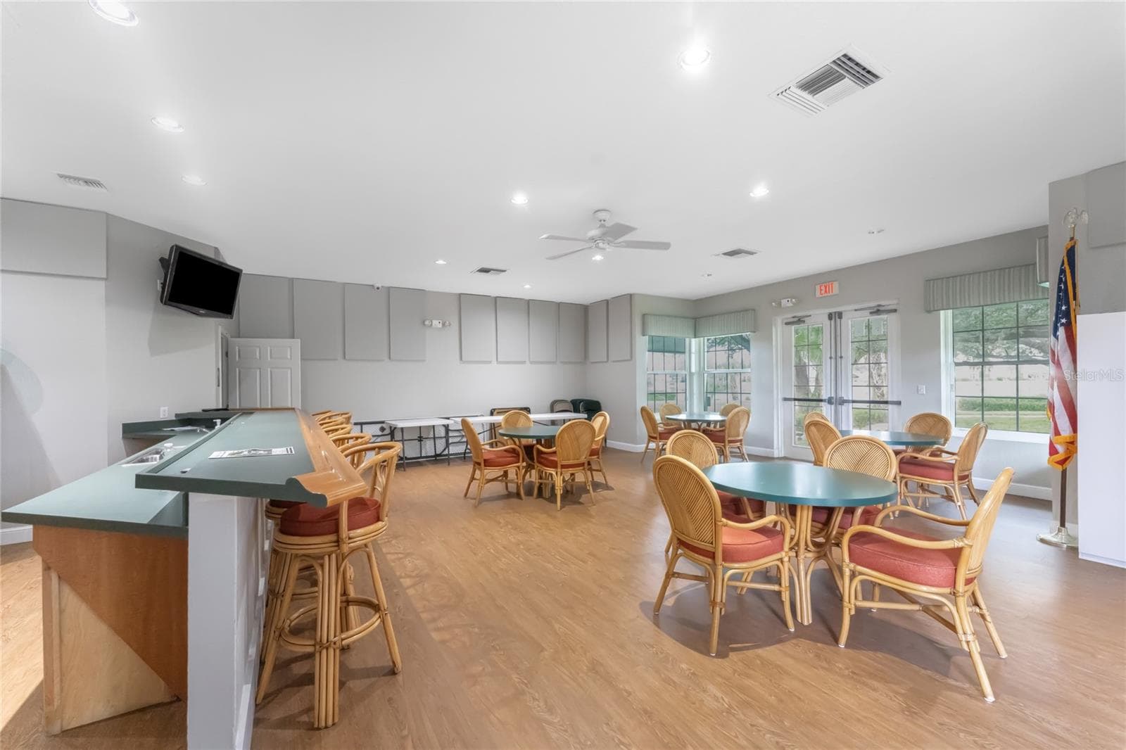 Condominium at 19355 WATER OAK DR #303, PORT CHARLOTTE, photo 34 of 46