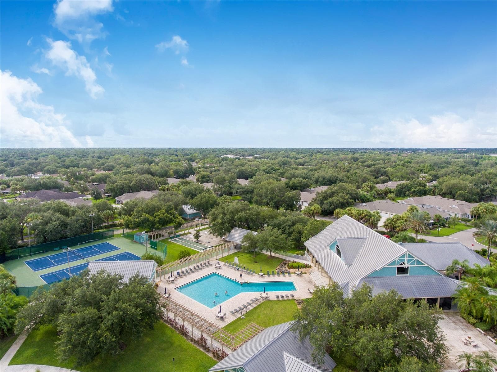 Condominium at 19355 WATER OAK DR #303, PORT CHARLOTTE, photo 45 of 46