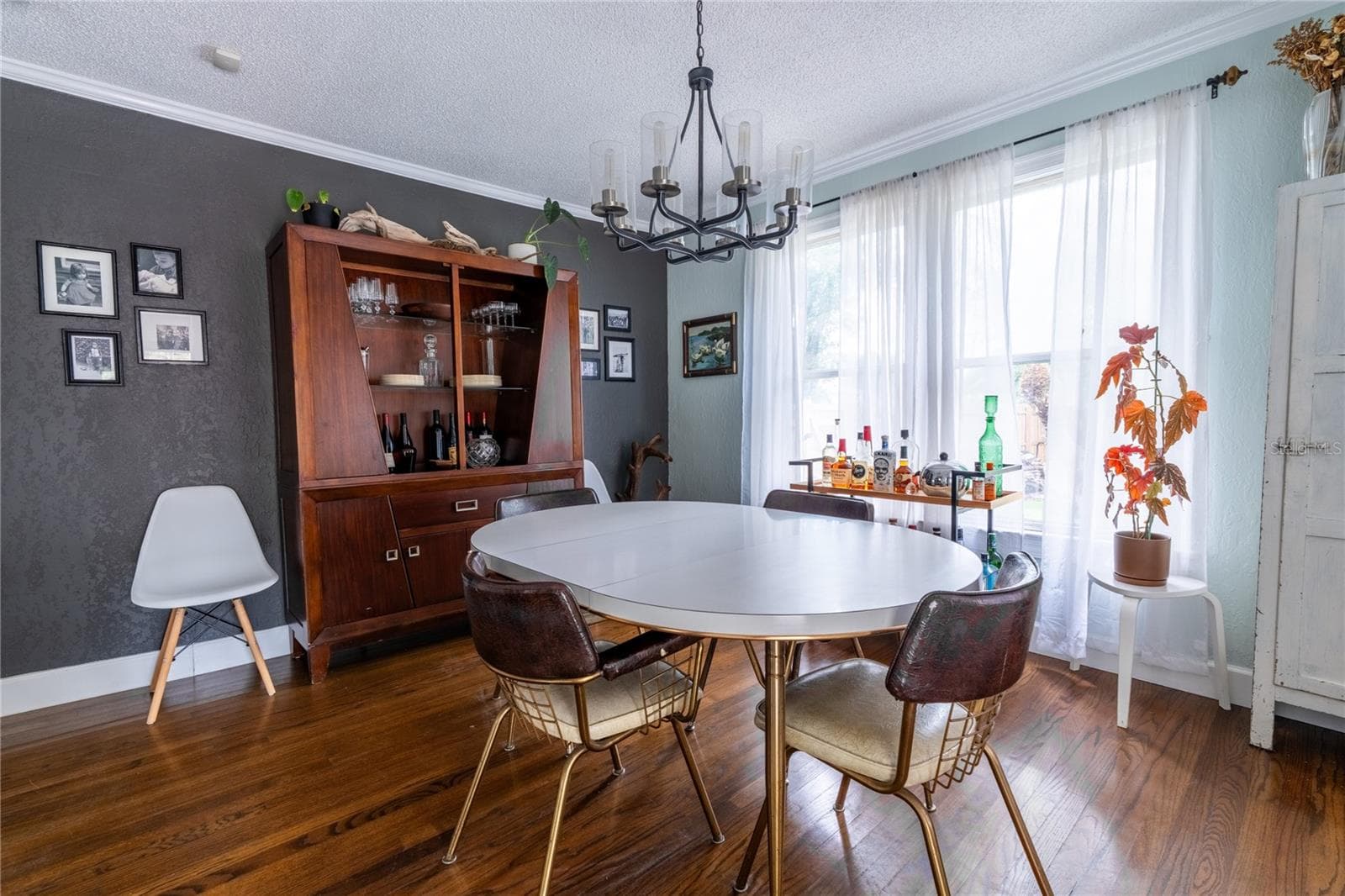 Dining area directly off kitchen and outdoor access to resort style pool! - 795 30TH ST, ORLANDO