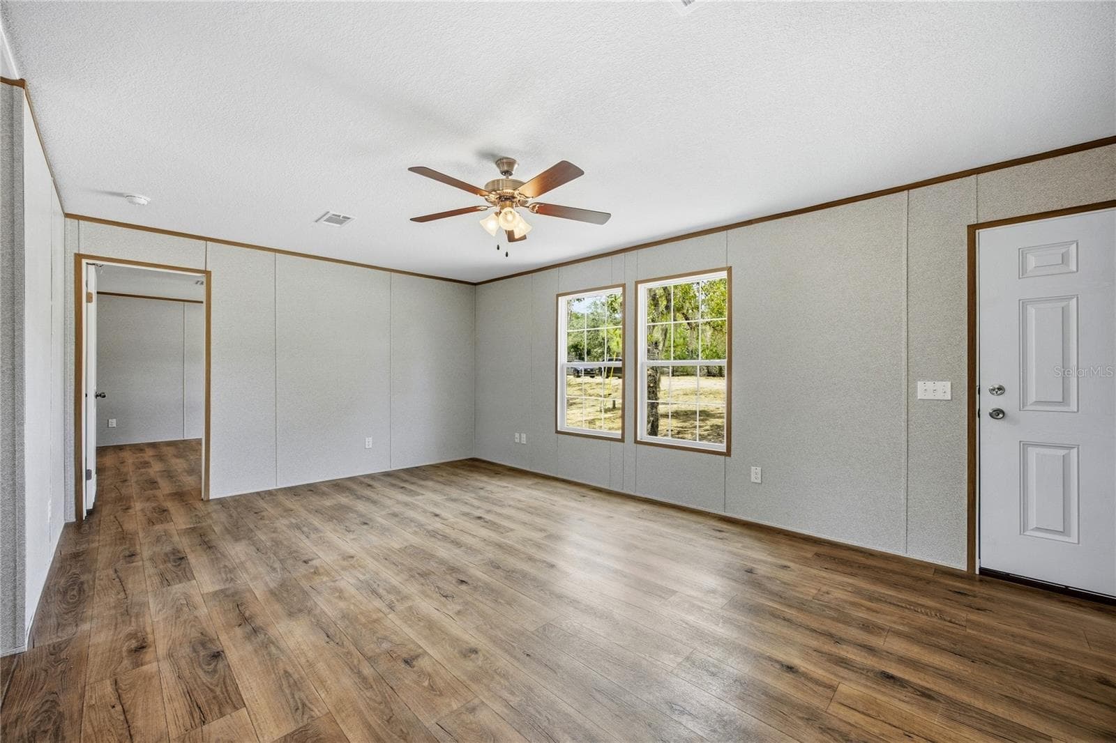 Manufactured Home at 119 LONDON AVE, INTERLACHEN, photo 8 of 44