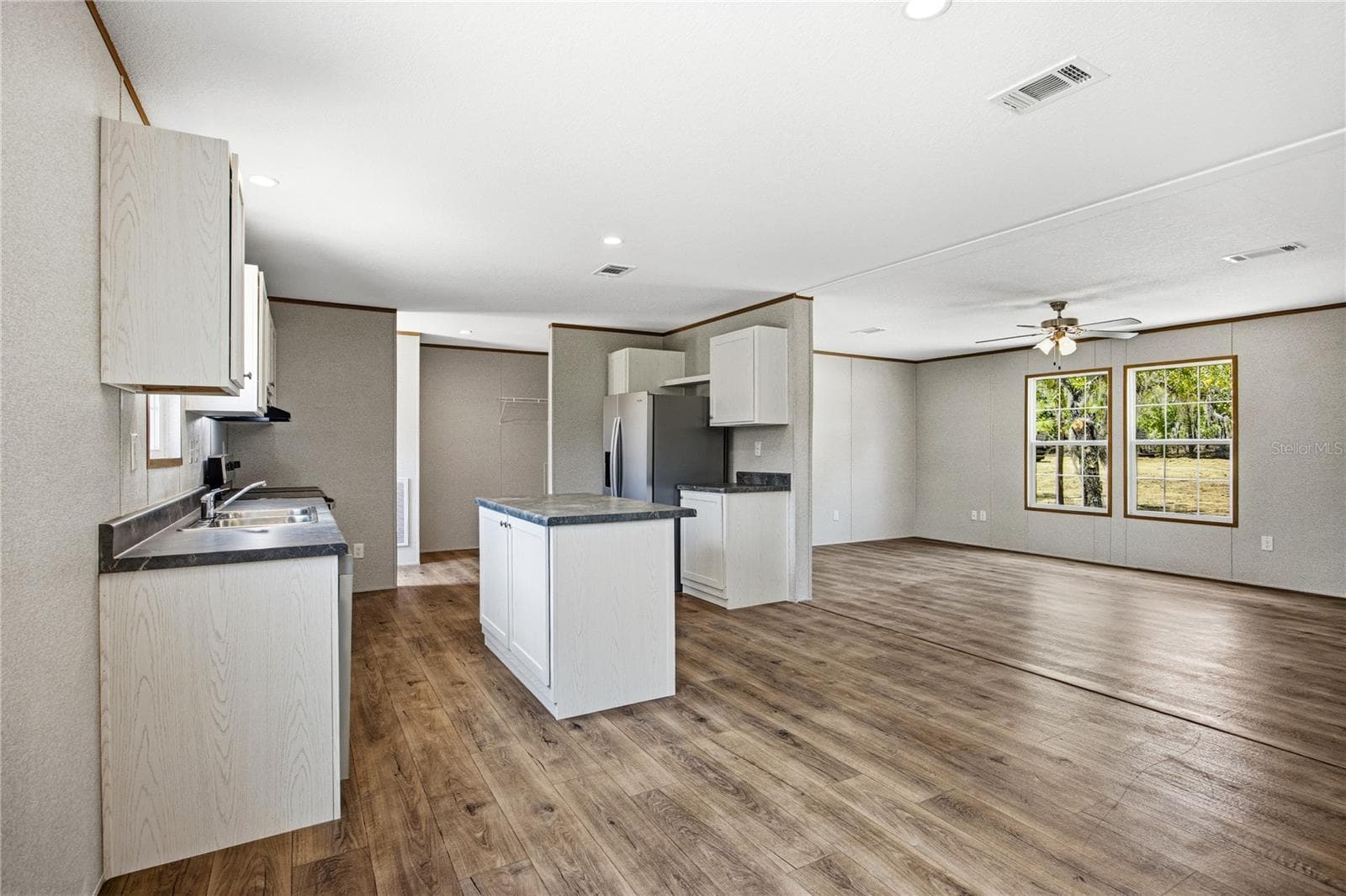 Manufactured Home at 119 LONDON AVE, INTERLACHEN, photo 15 of 44