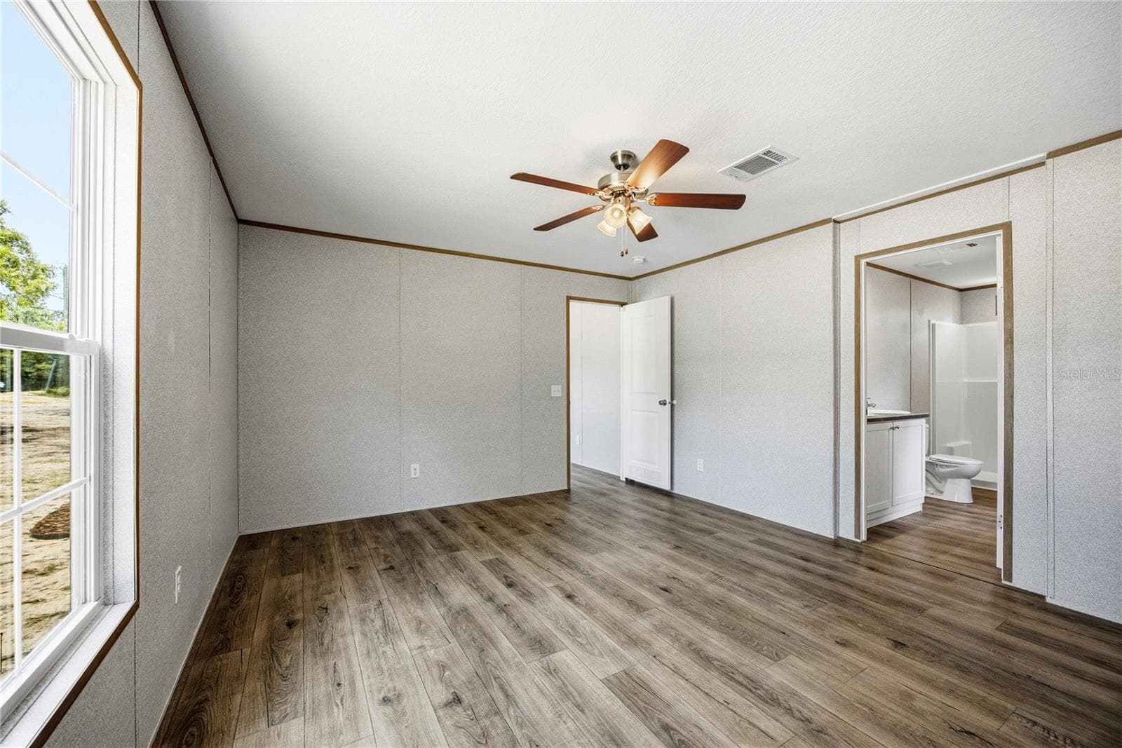 Manufactured Home at 119 LONDON AVE, INTERLACHEN, photo 22 of 44