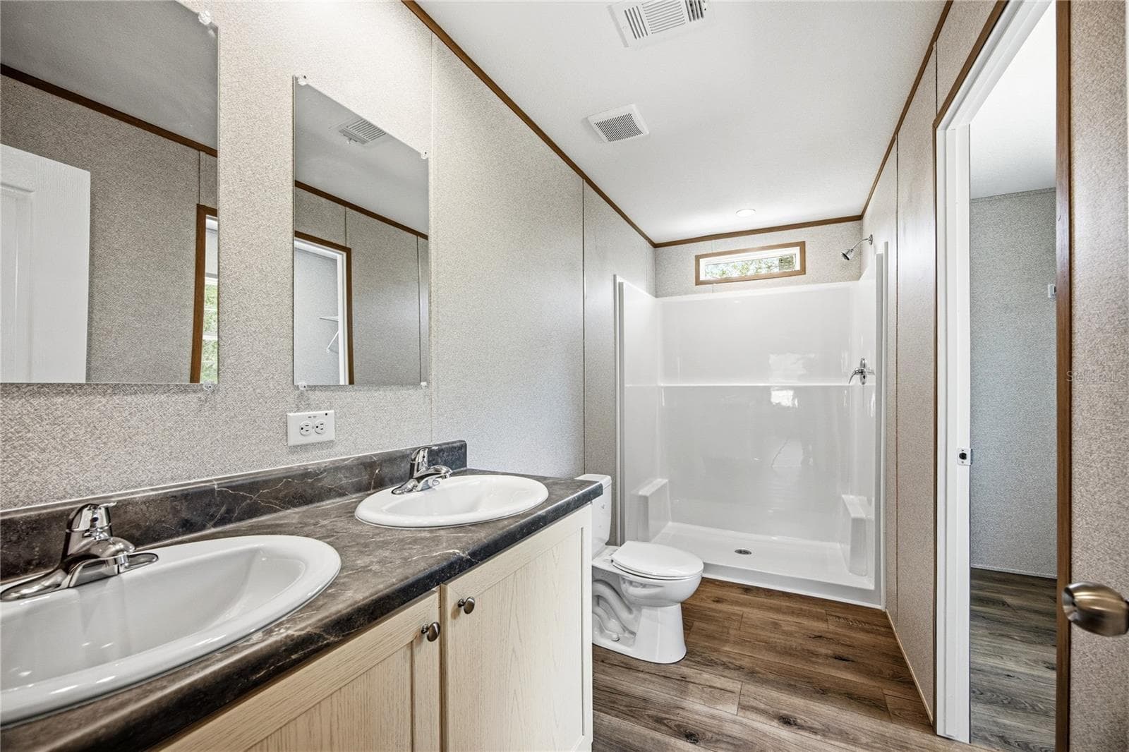 Manufactured Home at 119 LONDON AVE, INTERLACHEN, photo 24 of 44