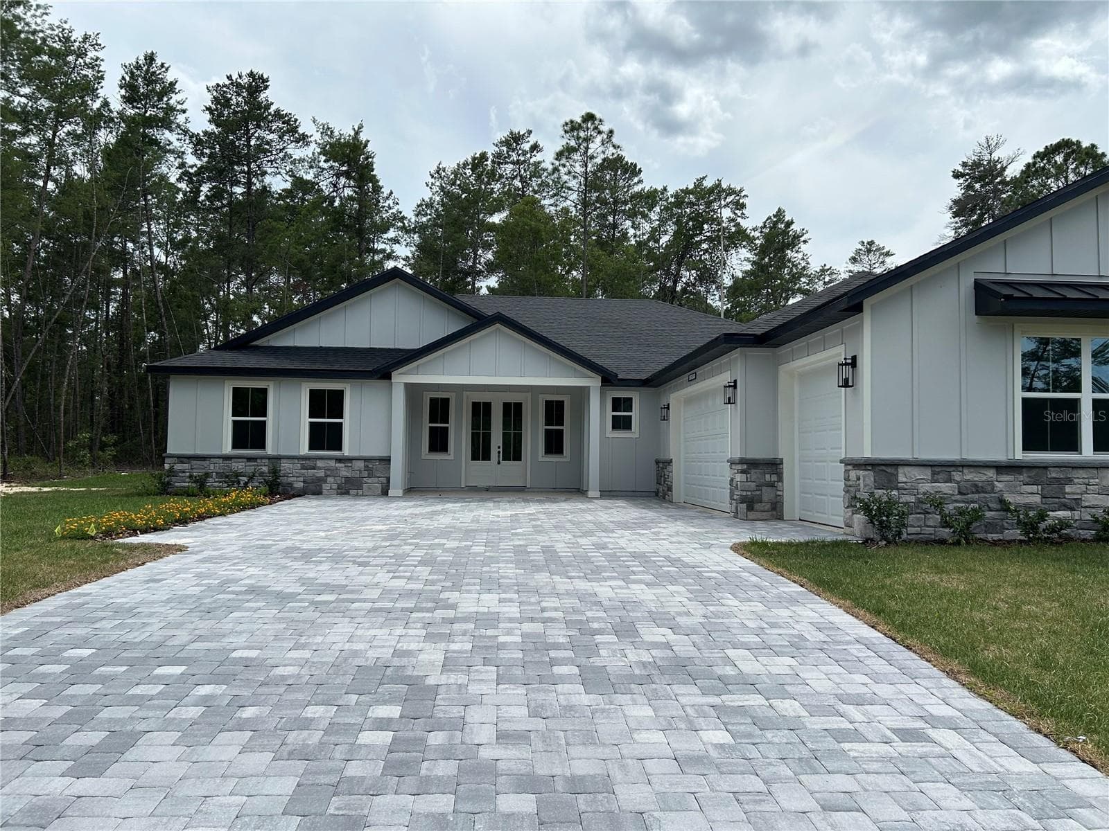 42 VILLAGE CENTER DR
