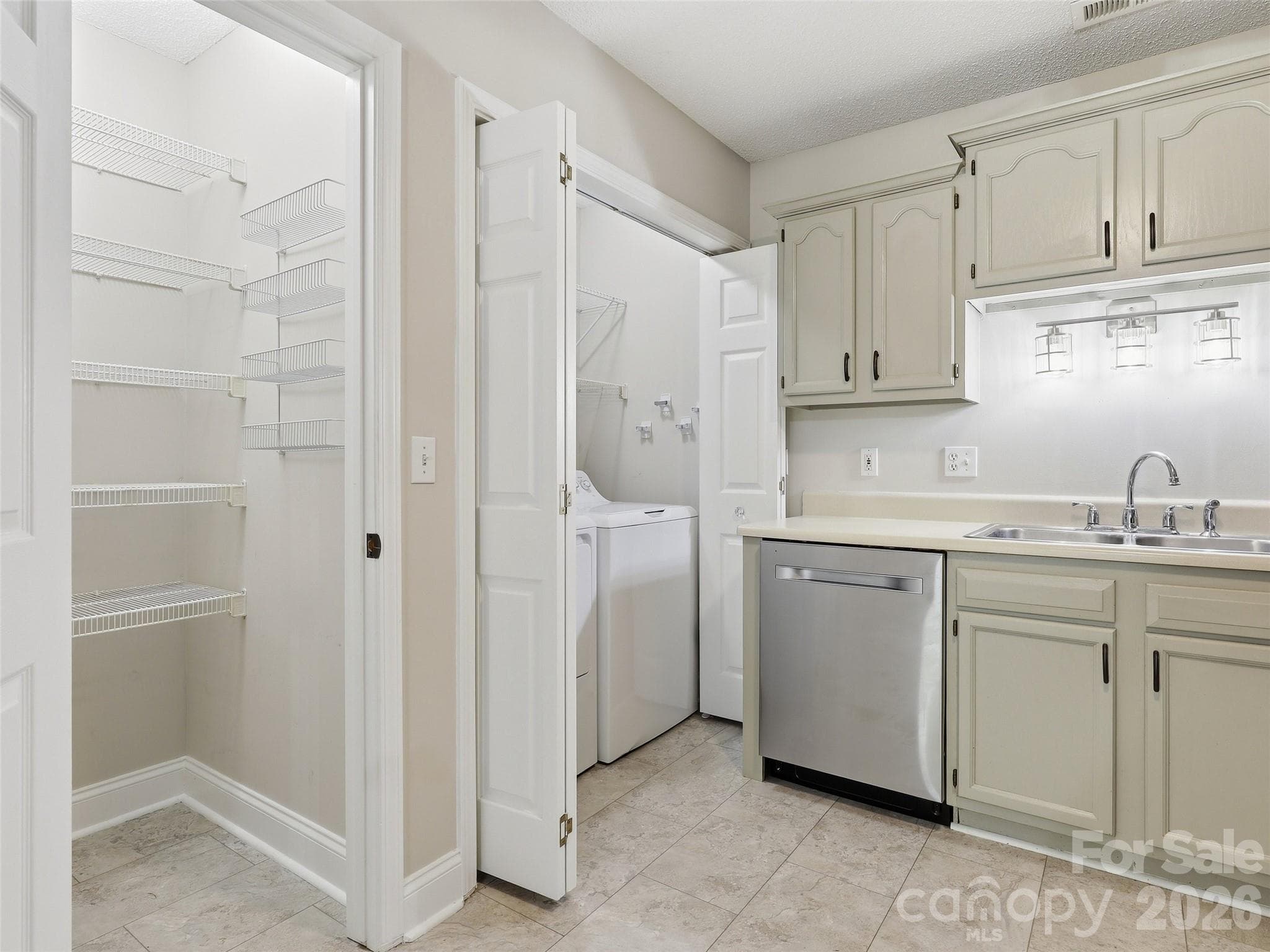 Condominium at 42 Queen Road, Candler, photo 13 of 39