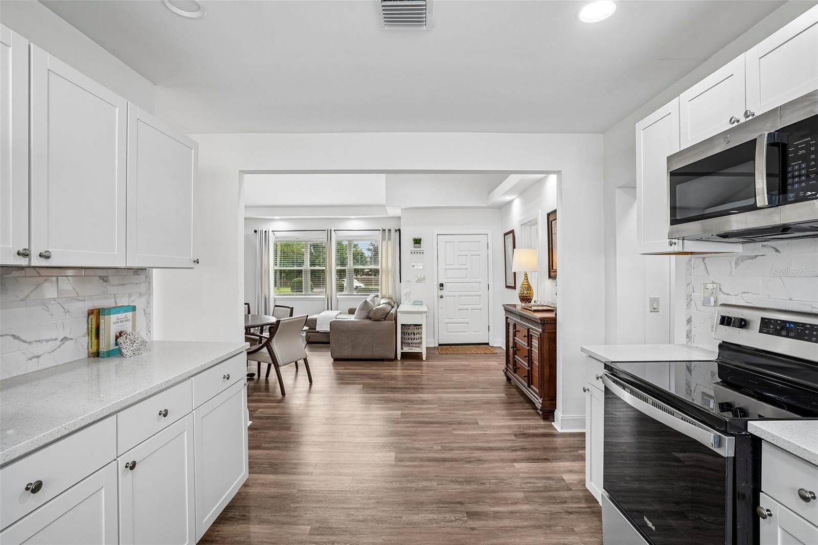 Single Family Residence at 1211 MORNINGSIDE DR, MOUNT DORA, photo 8 of 66
