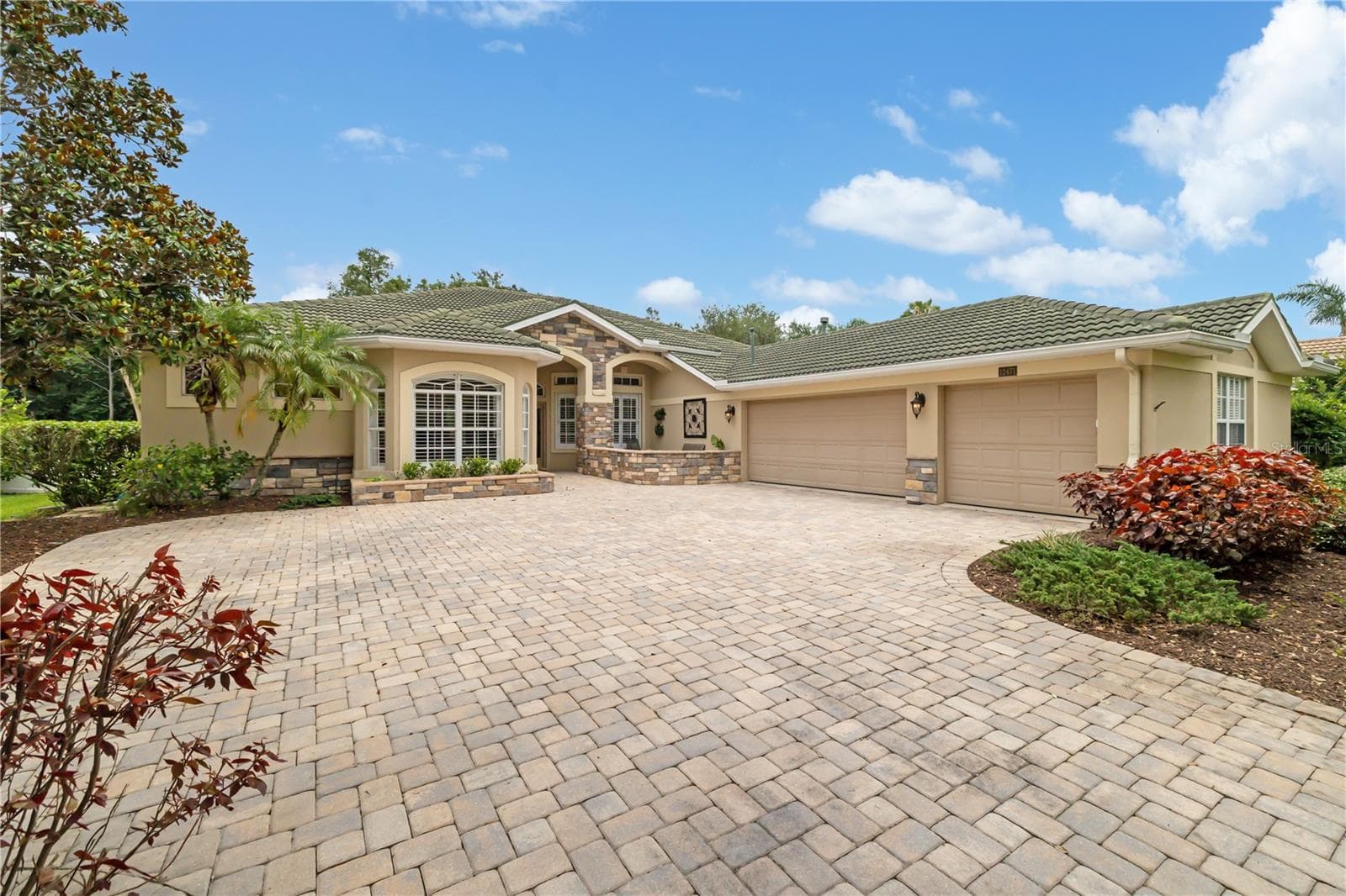 12471 Natureview Circle, plenty of space for parking with the extended paver oversized driveway - 12471 NATUREVIEW CIR, BRADENTON