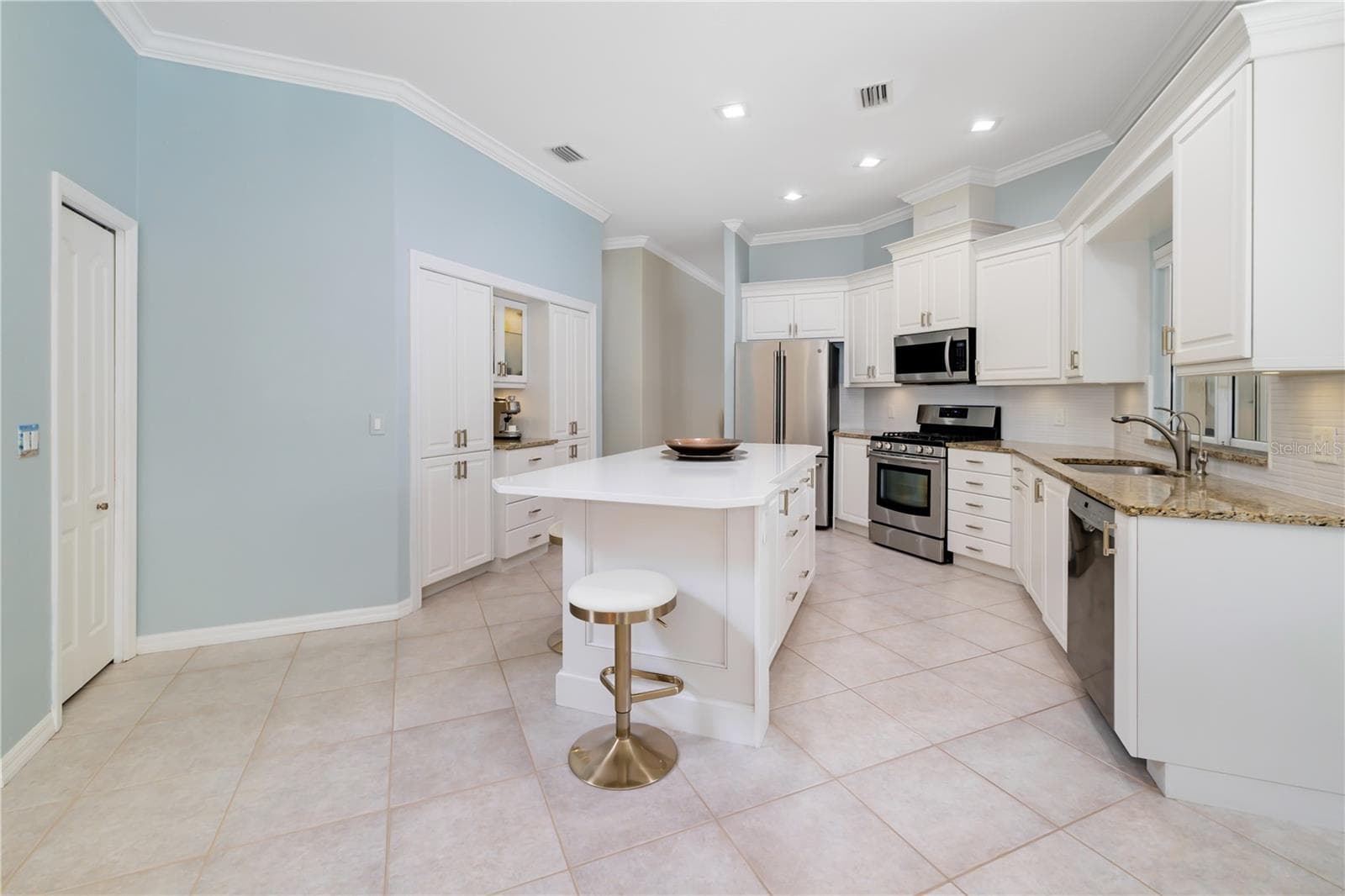 Single Family Residence at 12471 NATUREVIEW CIR, BRADENTON, photo 22 of 84