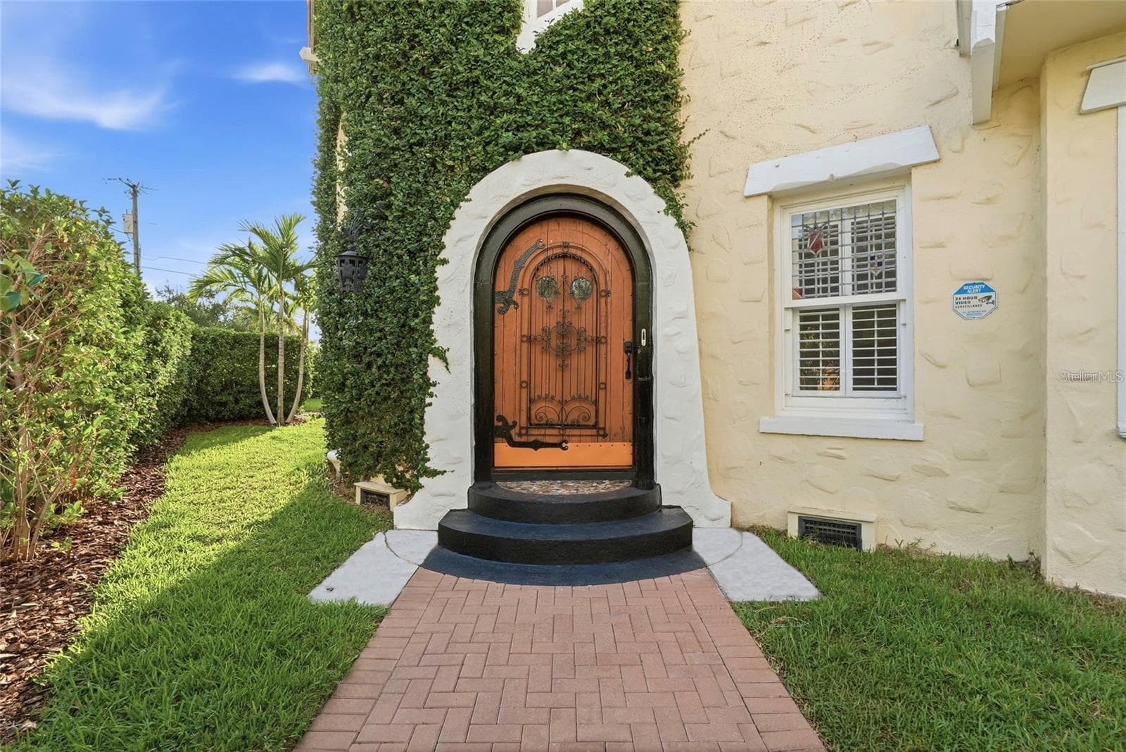 Single Family Residence at 190 BOSPHOROUS AVE, TAMPA, photo 2 of 84