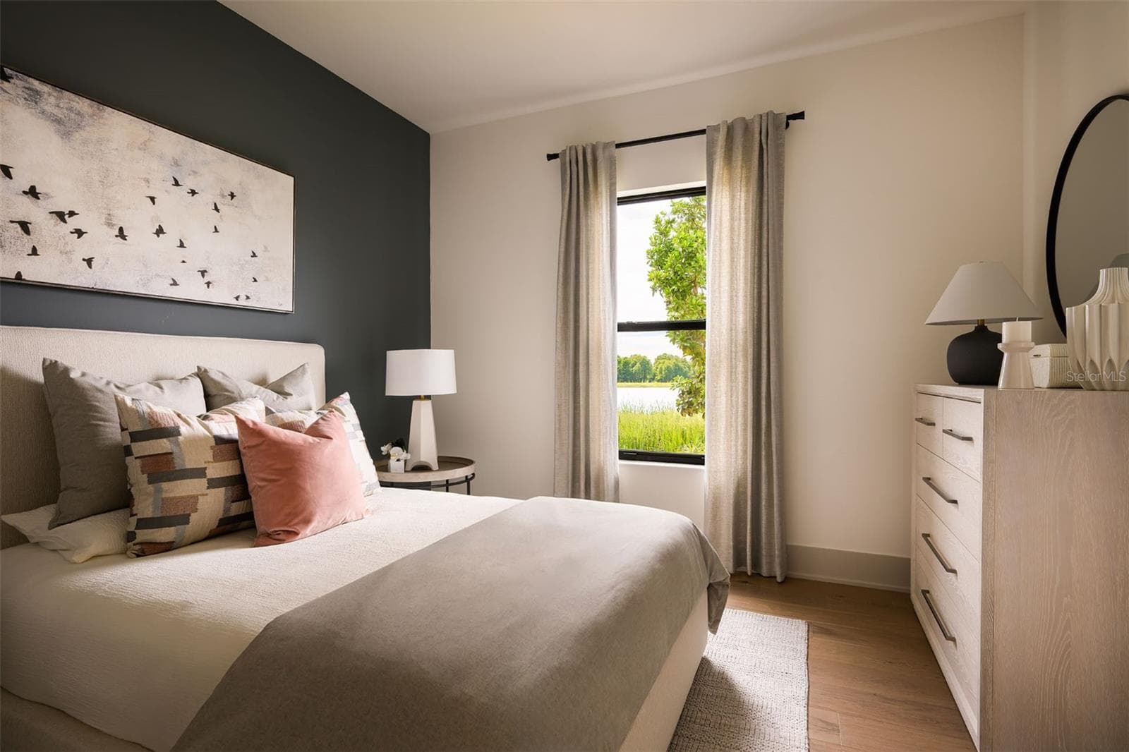 Guest bedroom (photo from Lago model) - 8613 SANDPOINT ST, SARASOTA