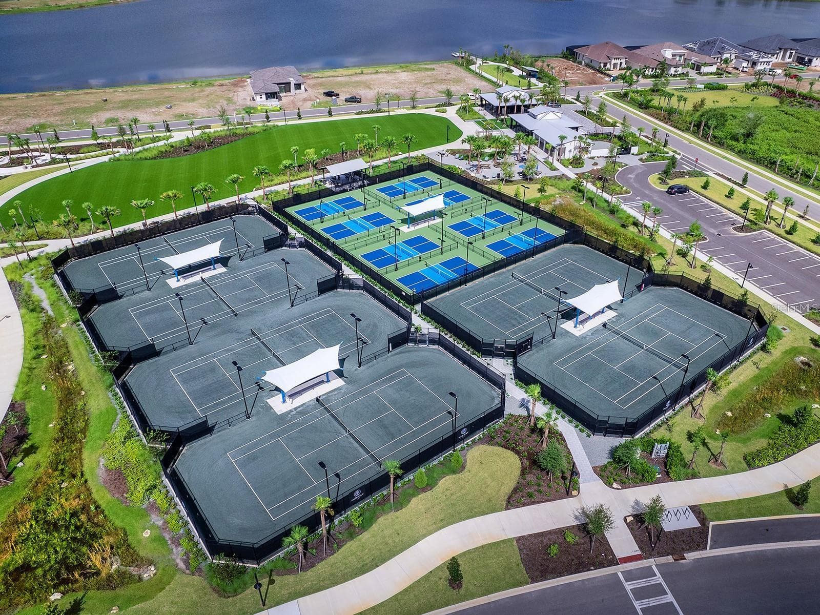 Midway Park - 8613 SANDPOINT ST, SARASOTA