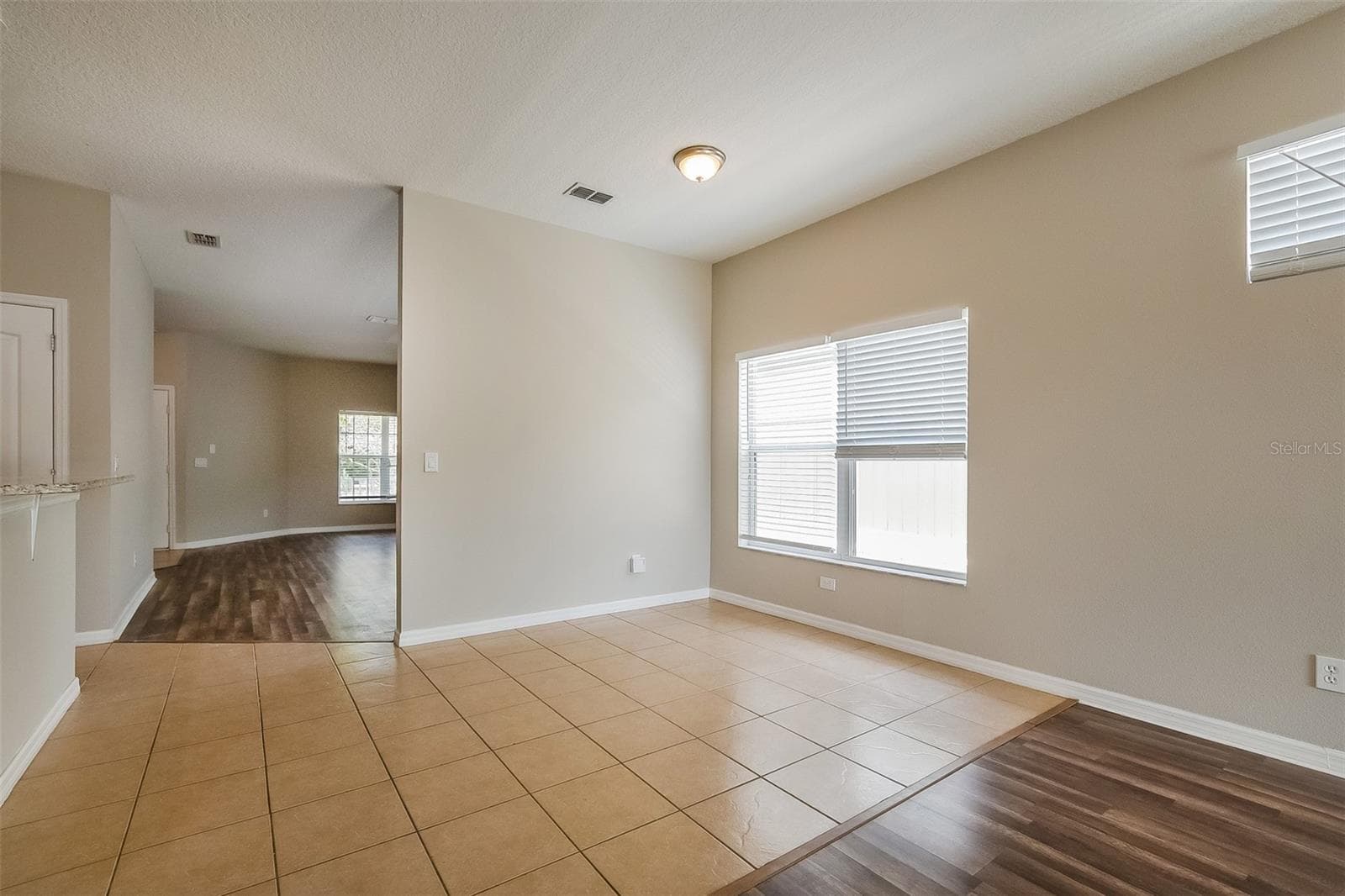 Single Family Residence at 1221 LONGVILLE CIR, TAVARES, photo 3 of 21