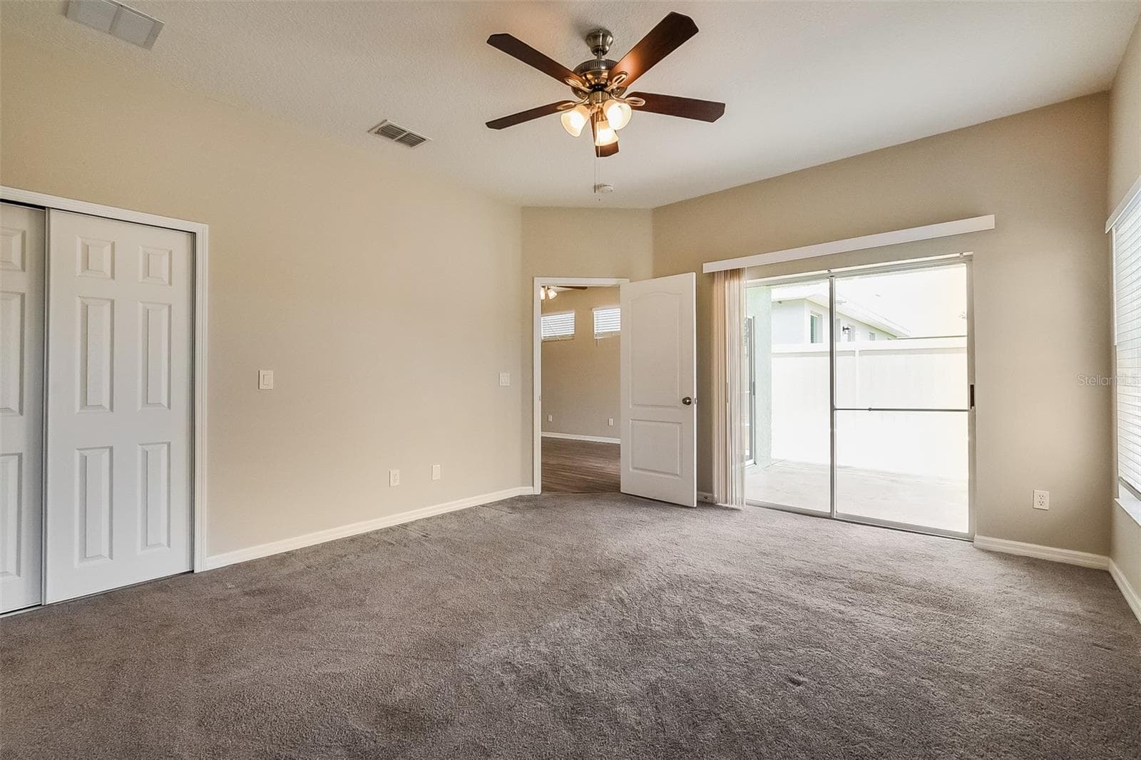 Single Family Residence at 1221 LONGVILLE CIR, TAVARES, photo 9 of 21