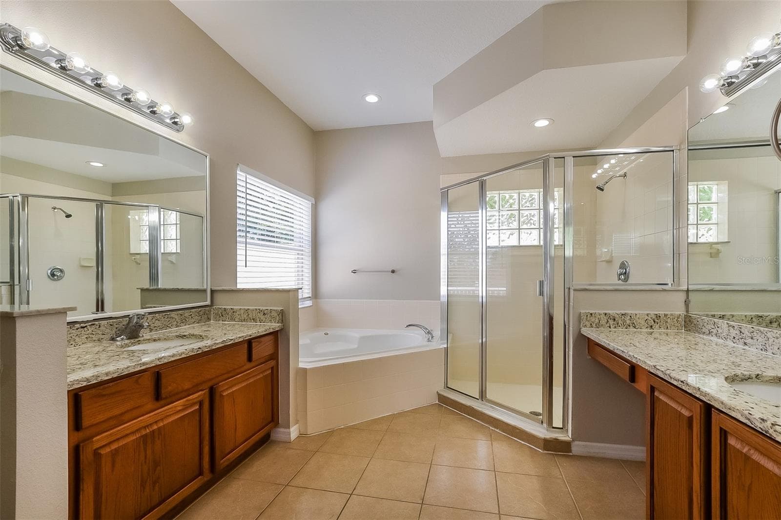 Single Family Residence at 1221 LONGVILLE CIR, TAVARES, photo 10 of 21