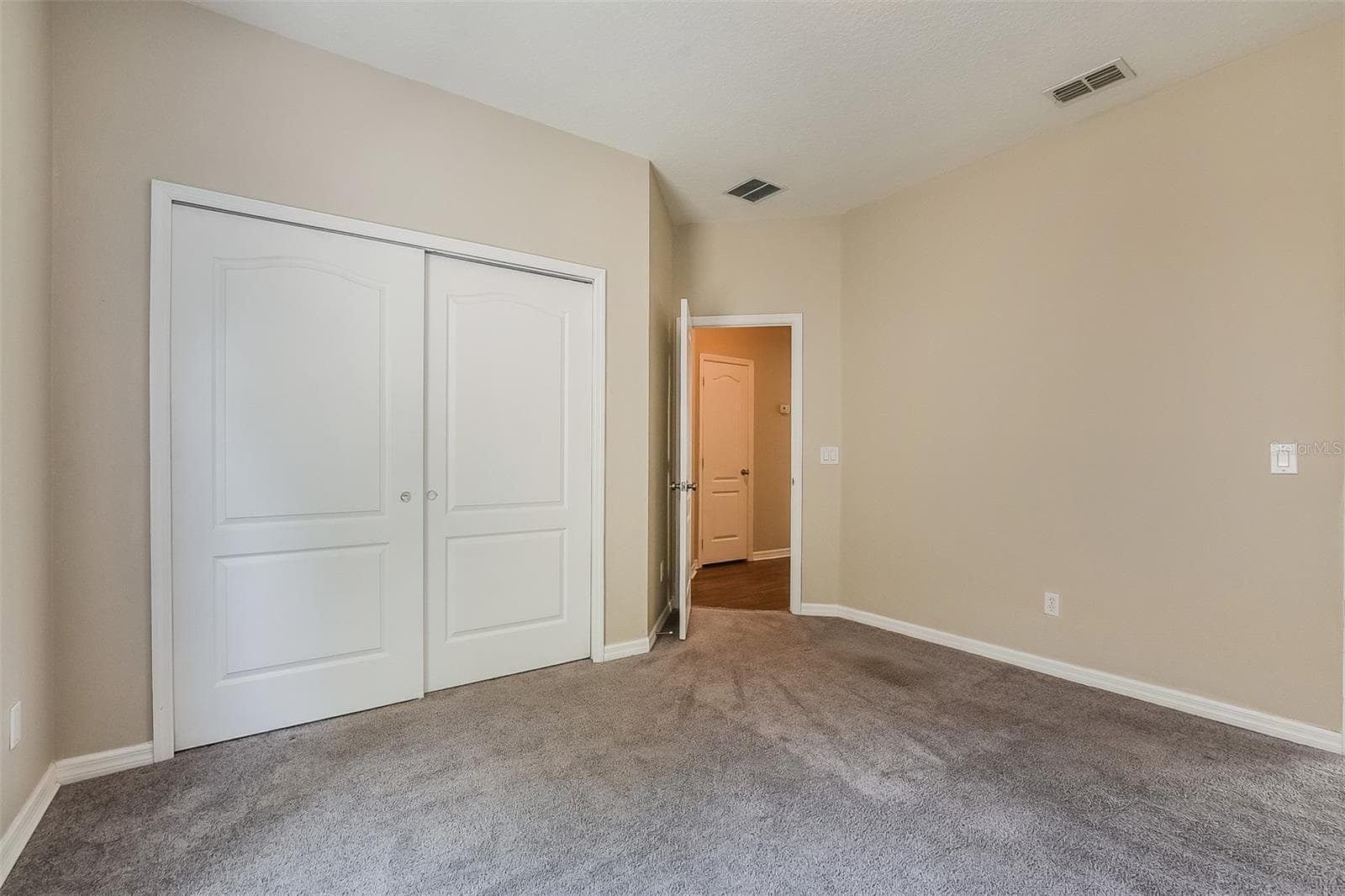 Single Family Residence at 1221 LONGVILLE CIR, TAVARES, photo 12 of 21