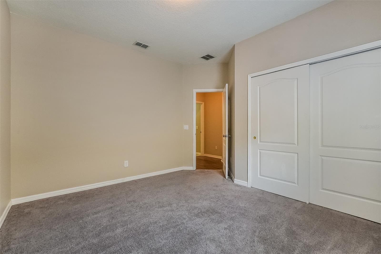 Single Family Residence at 1221 LONGVILLE CIR, TAVARES, photo 14 of 21