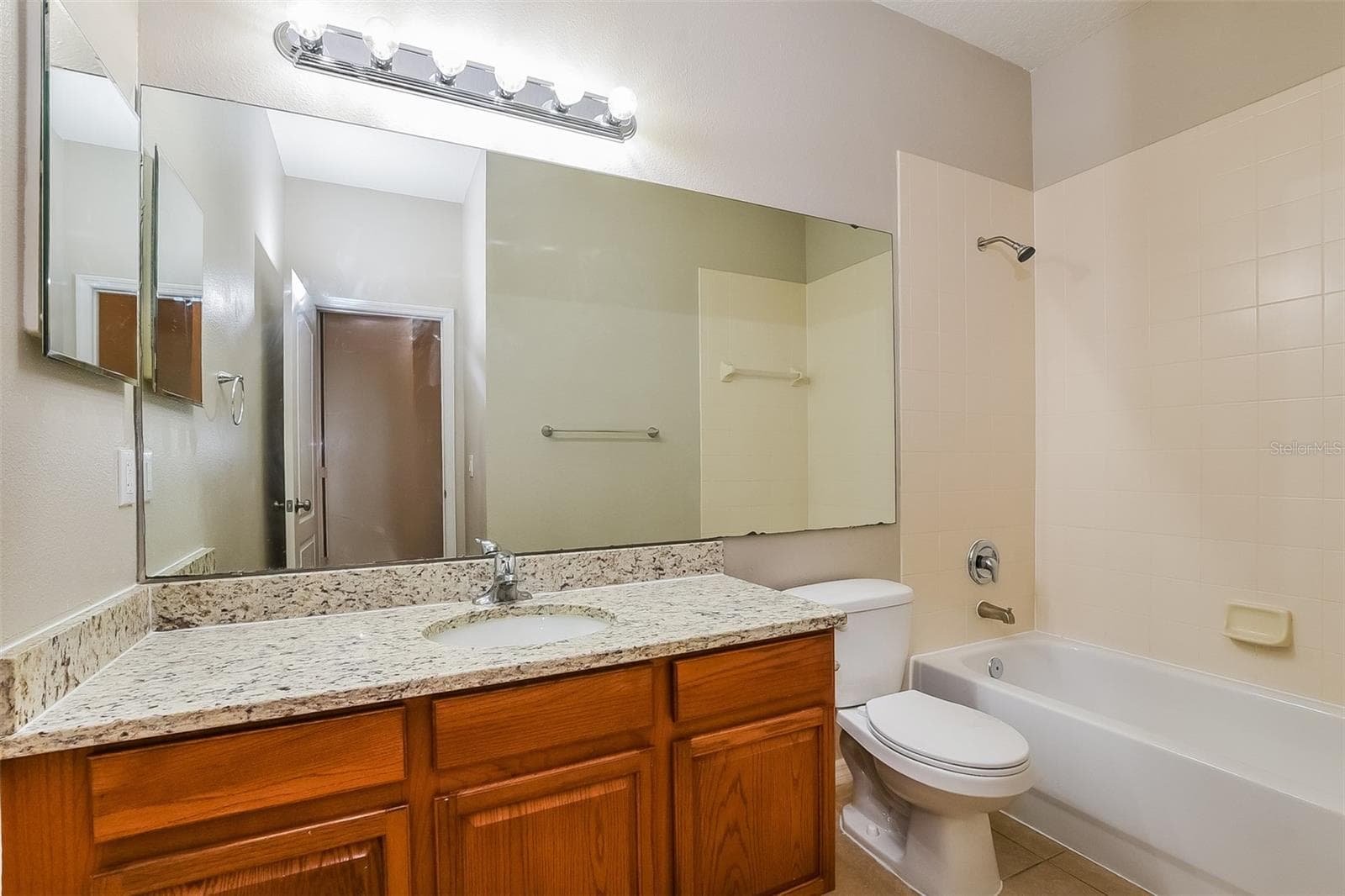 Single Family Residence at 1221 LONGVILLE CIR, TAVARES, photo 15 of 21