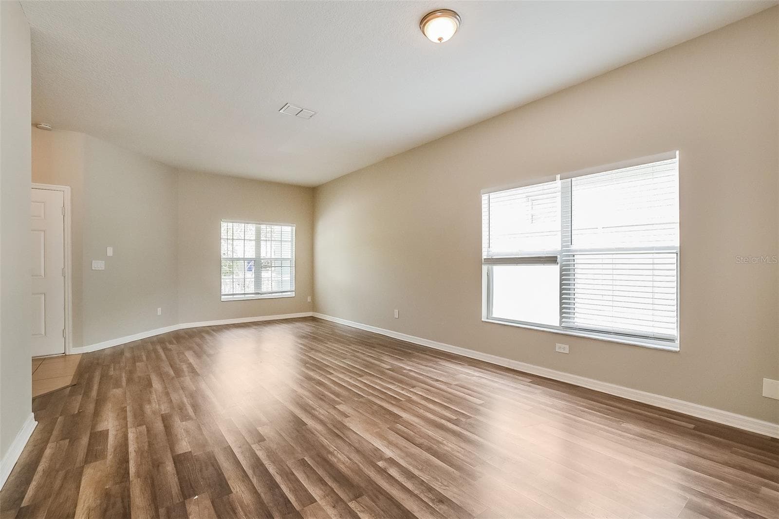 Single Family Residence at 1221 LONGVILLE CIR, TAVARES, photo 16 of 21