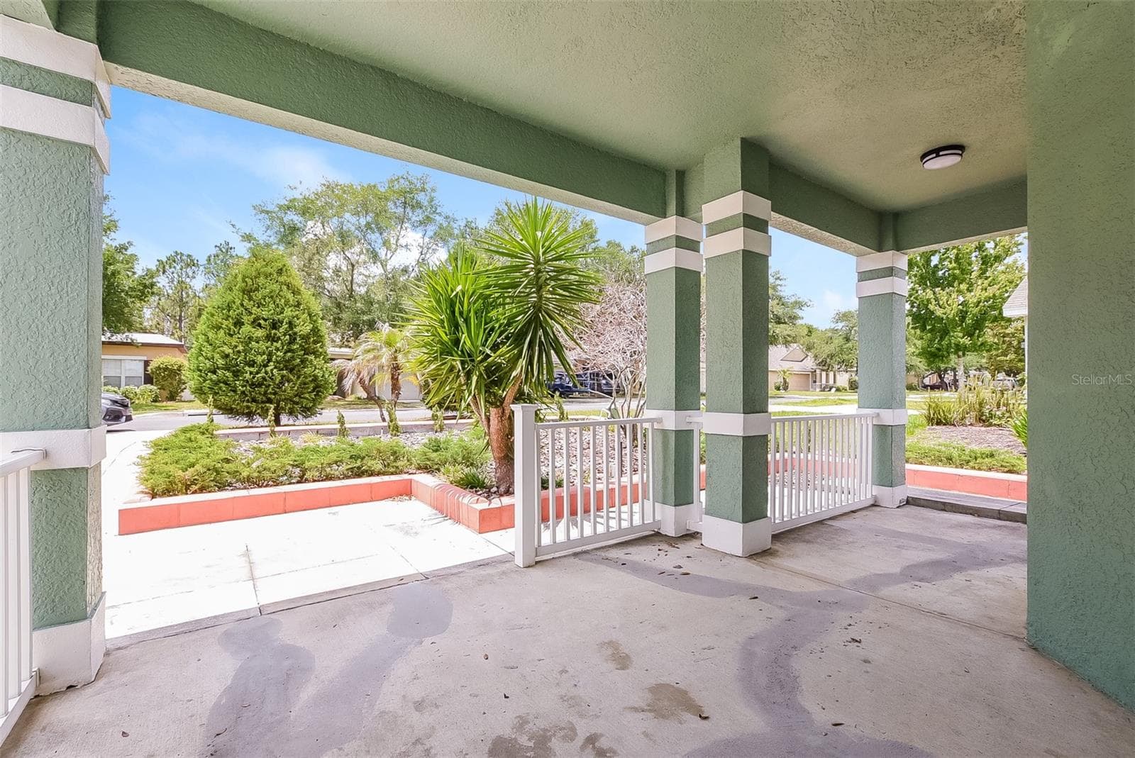 Single Family Residence at 1221 LONGVILLE CIR, TAVARES, photo 17 of 21