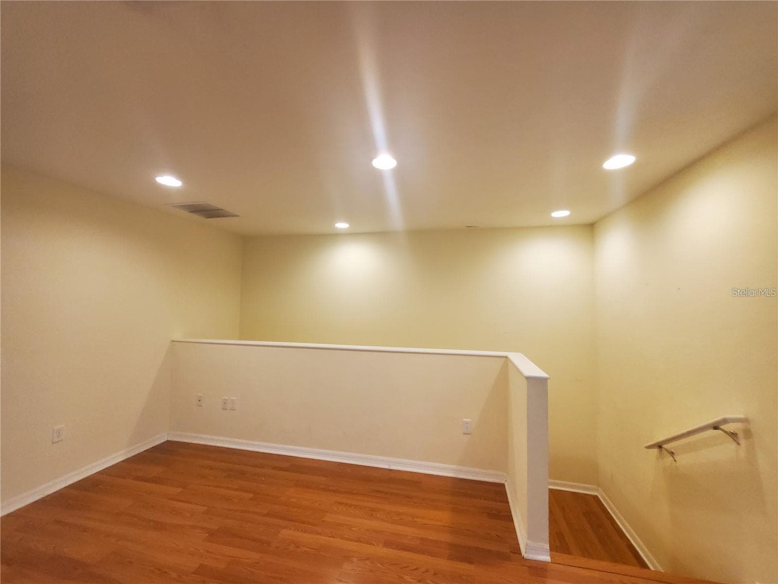 Upstairs versatile bonus area - 1561 NW 29TH RD #8, GAINESVILLE